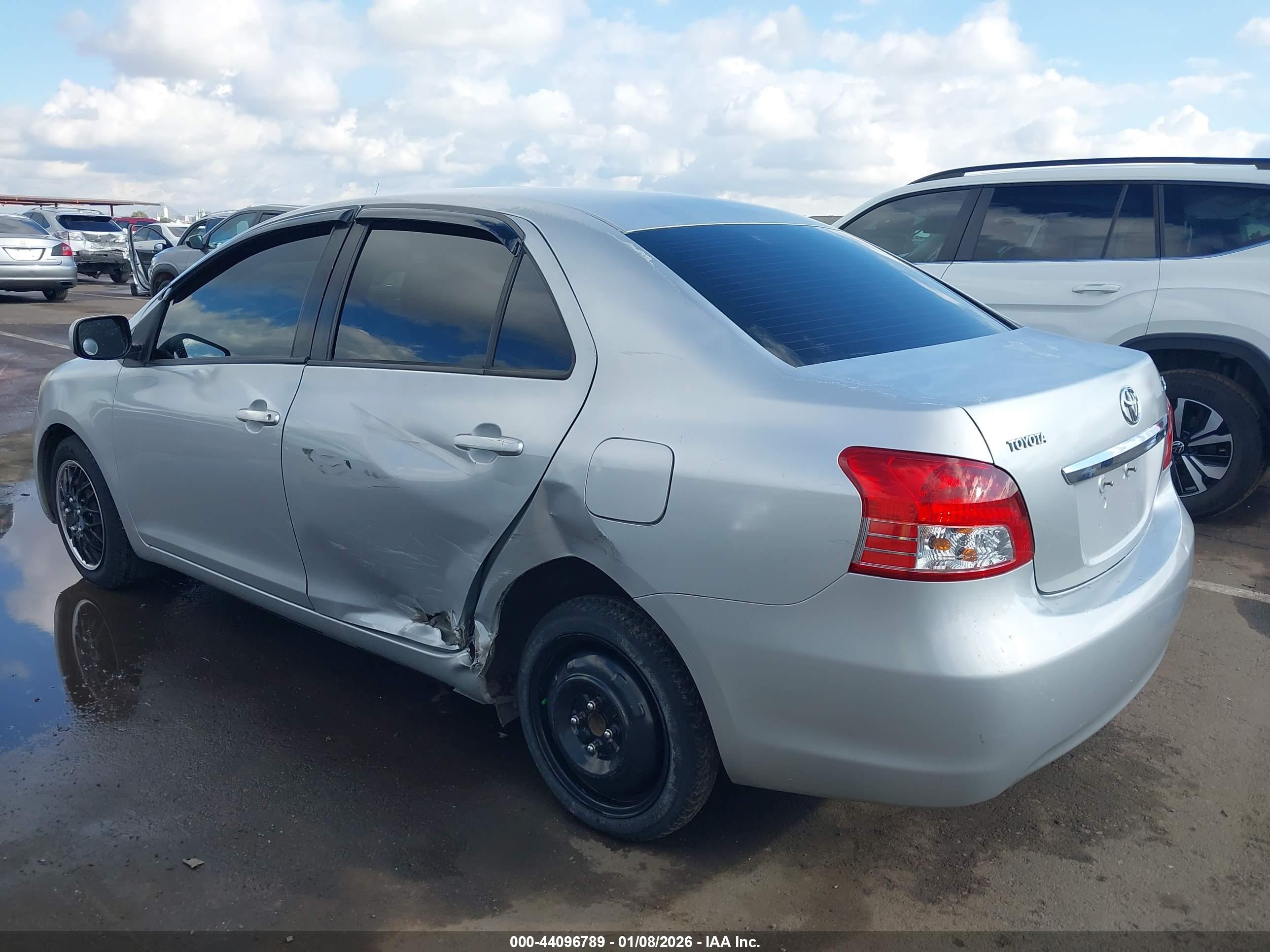 TOYOTA YARIS image 3
