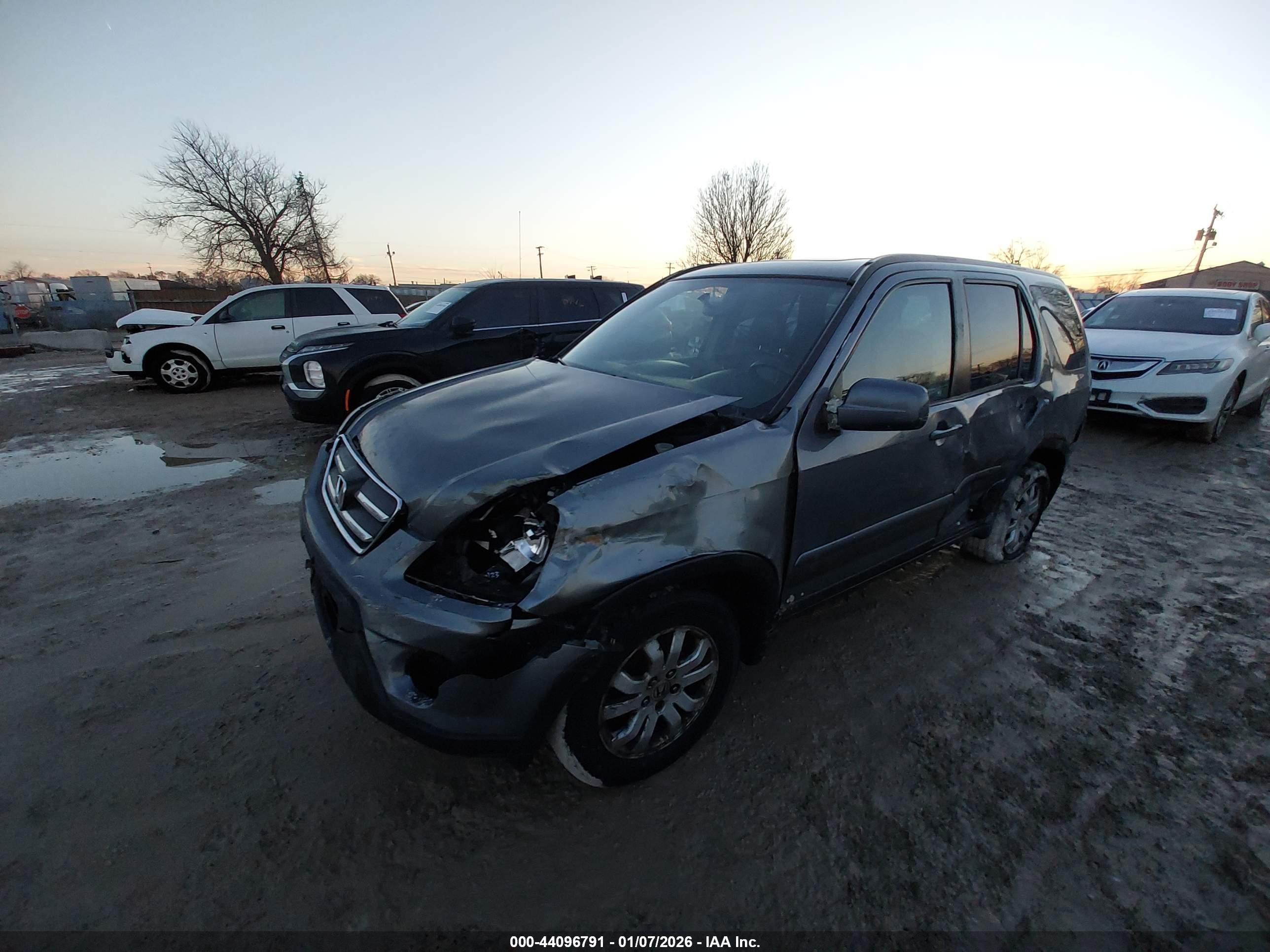 HONDA CR-V image 2