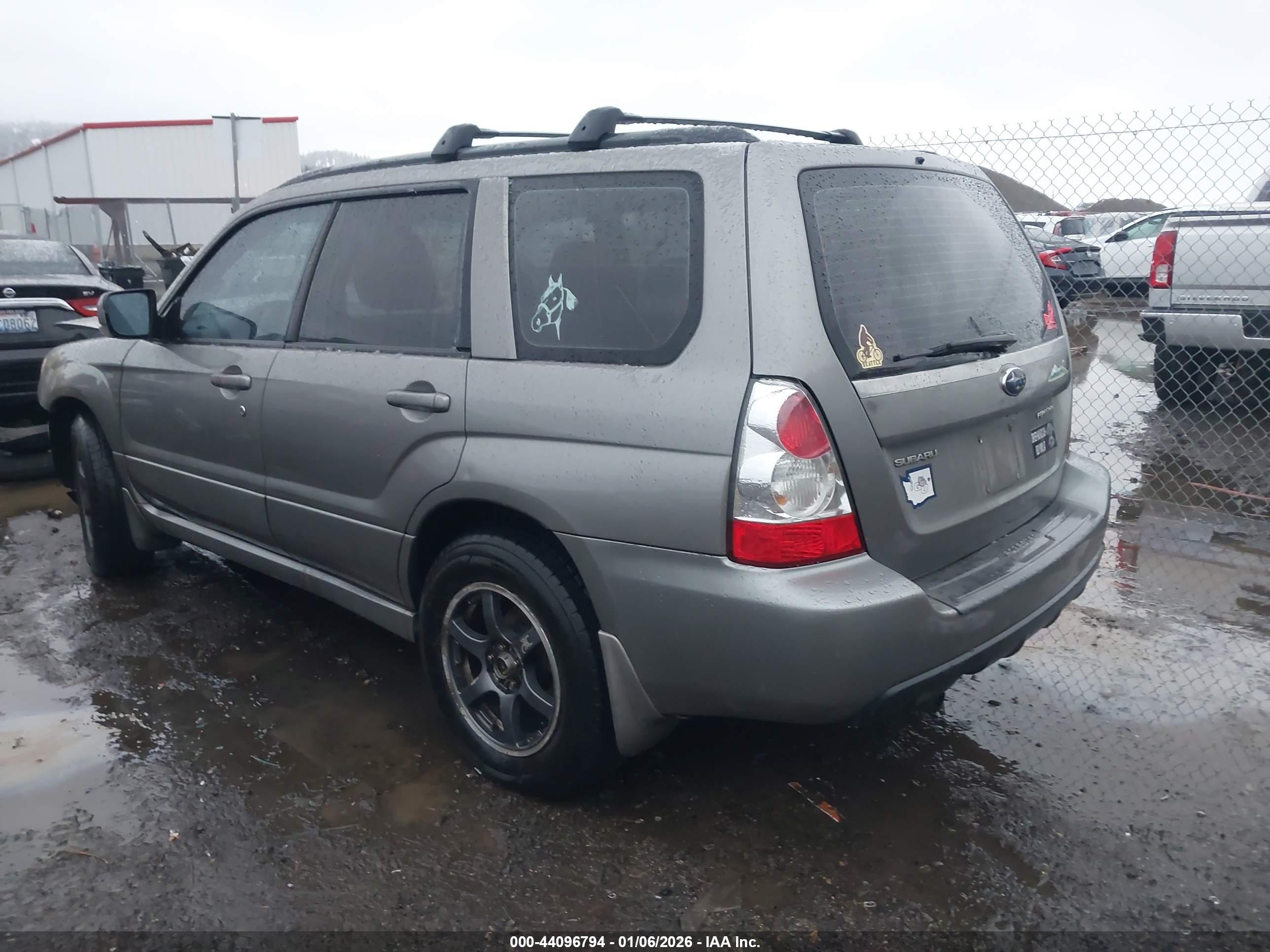 SUBARU FORESTER image 3