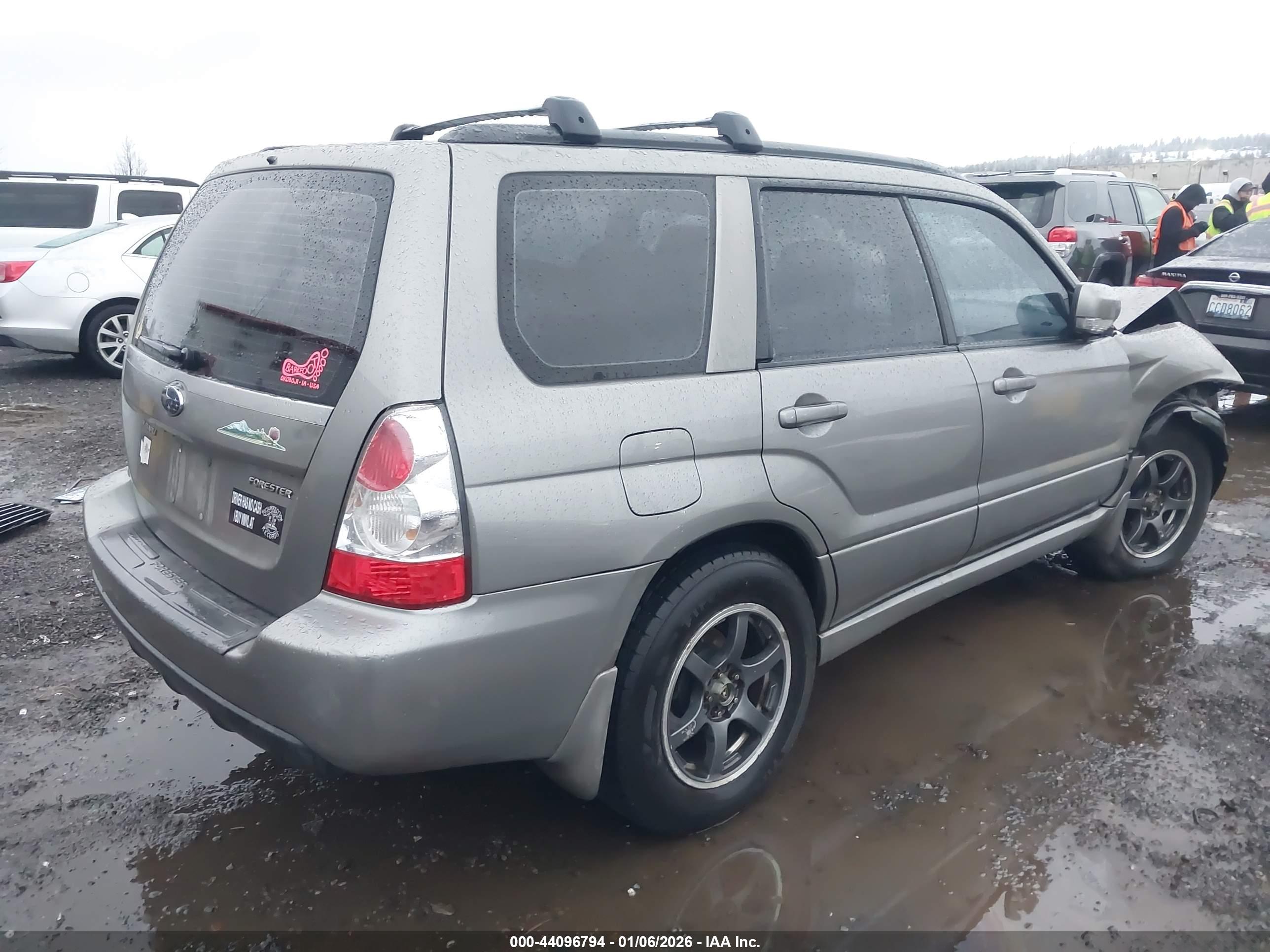 SUBARU FORESTER image 4