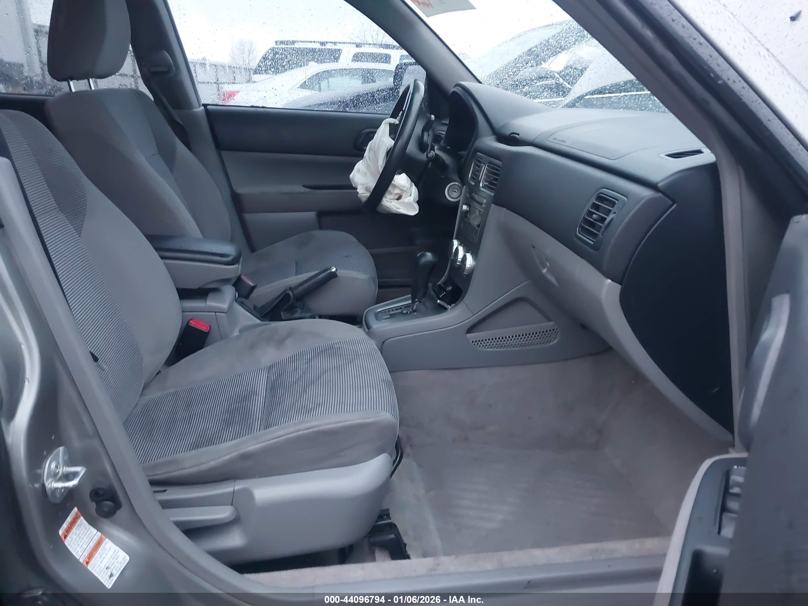SUBARU FORESTER image 5