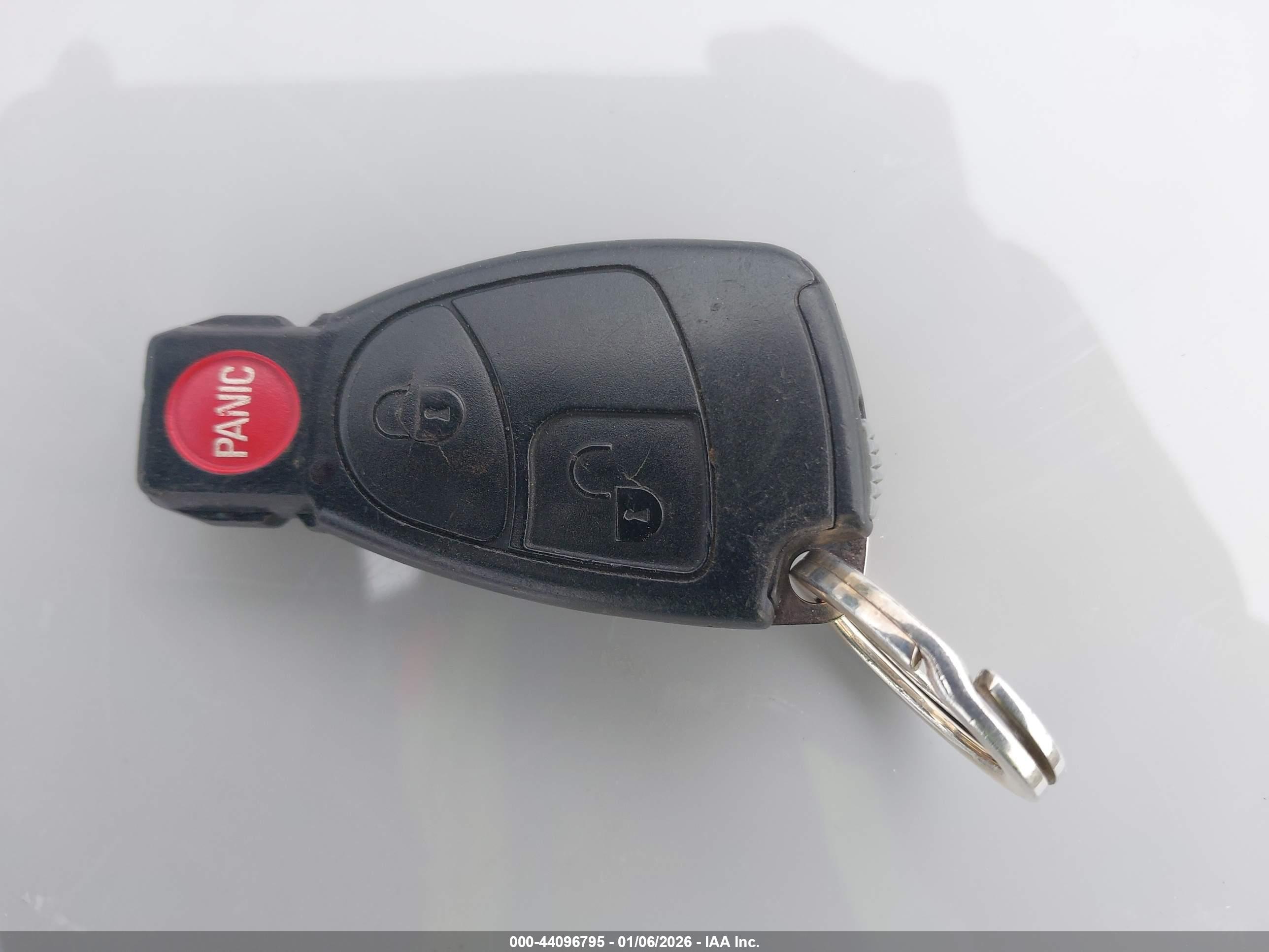 MERCEDES-BENZ E image 11