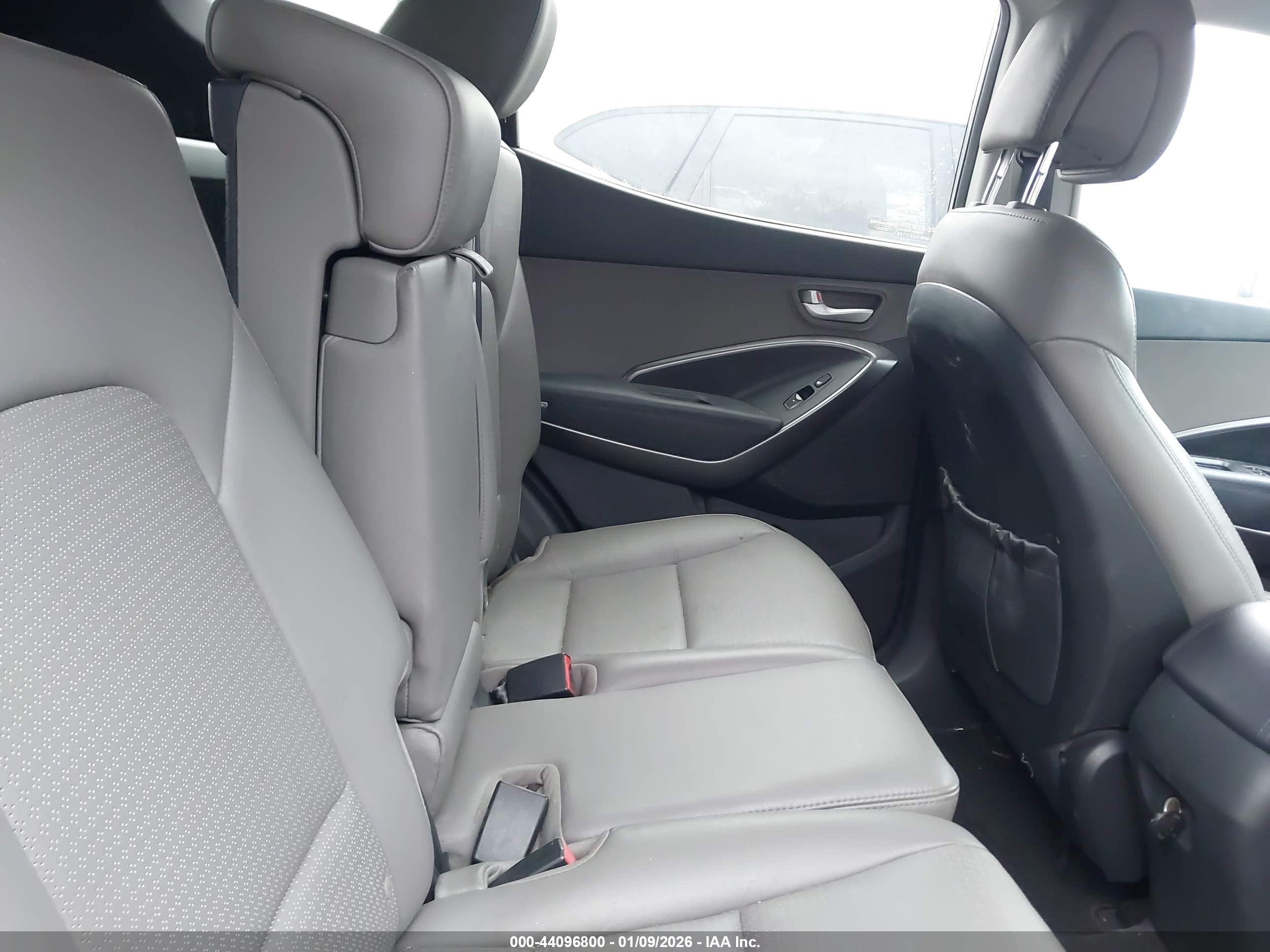 HYUNDAI SANTA image 8