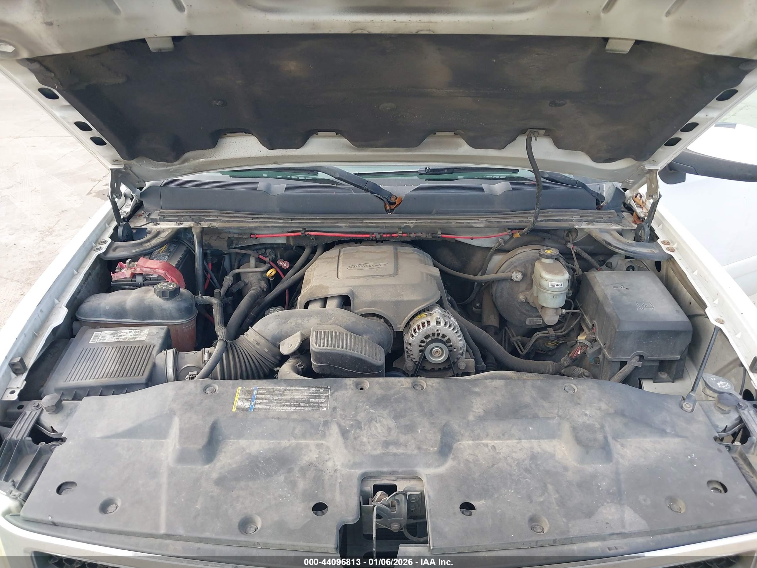 CHEVROLET SILVERADO image 10