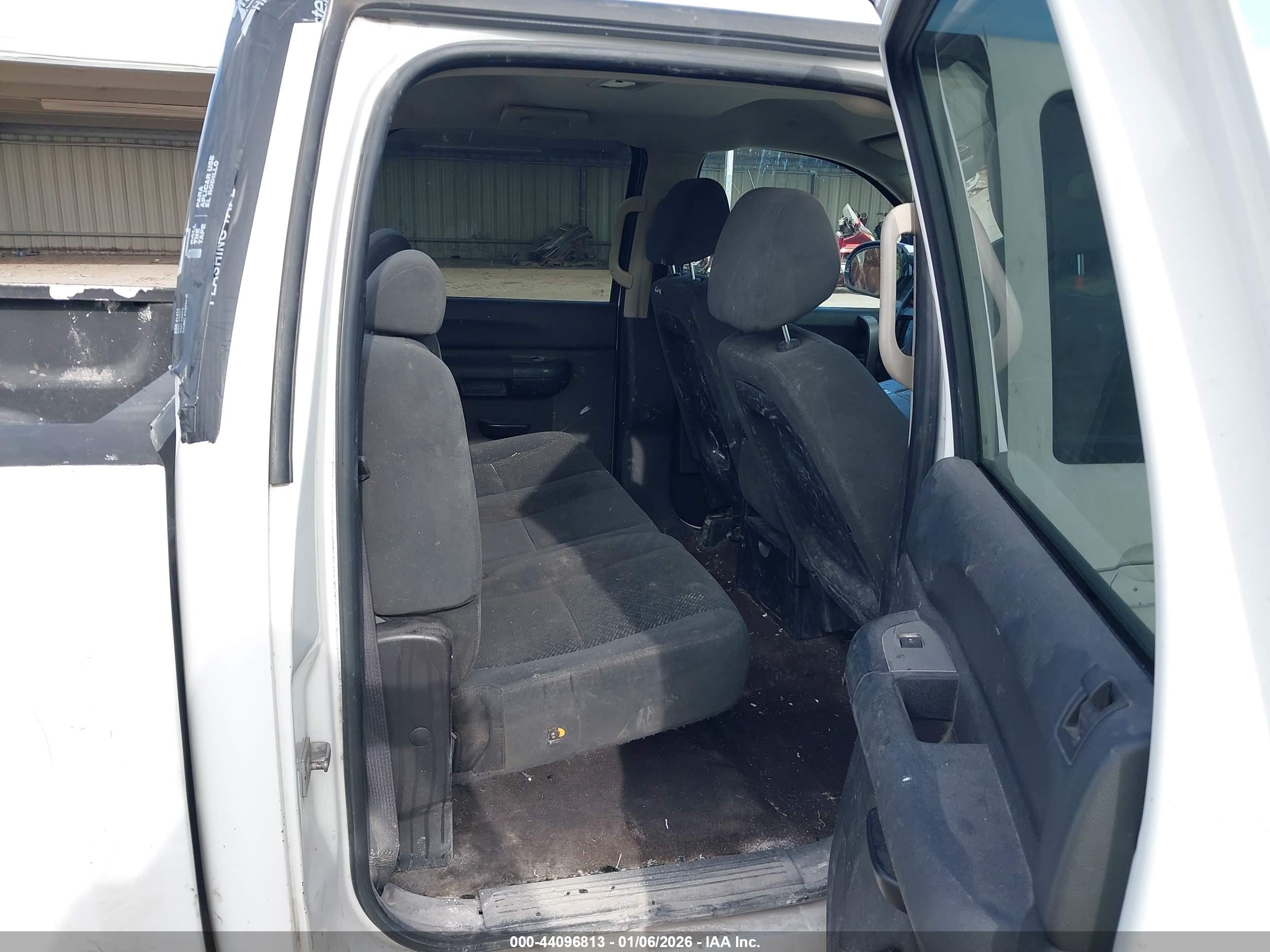 CHEVROLET SILVERADO image 8
