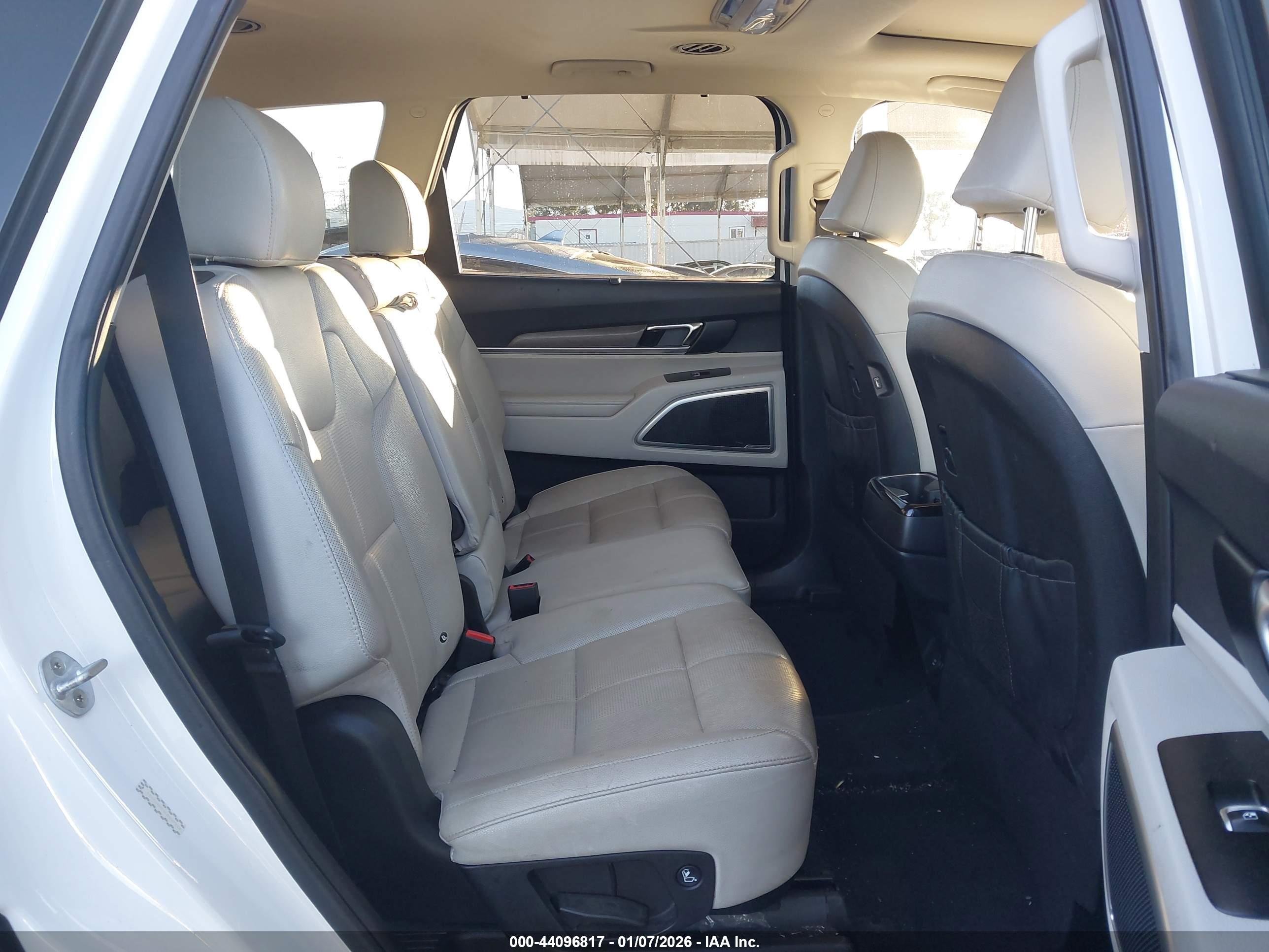 KIA TELLURIDE image 8