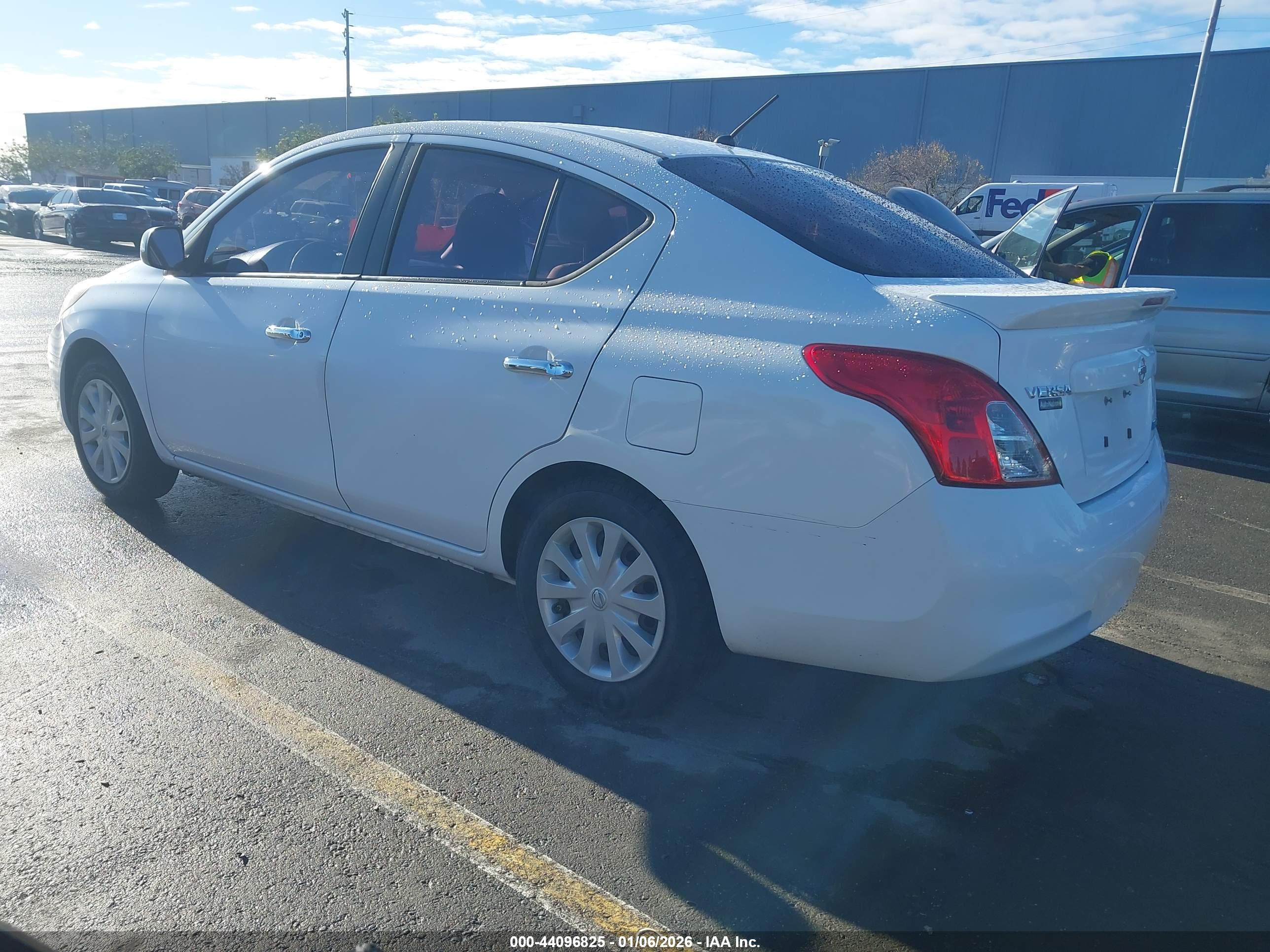 NISSAN VERSA image 3