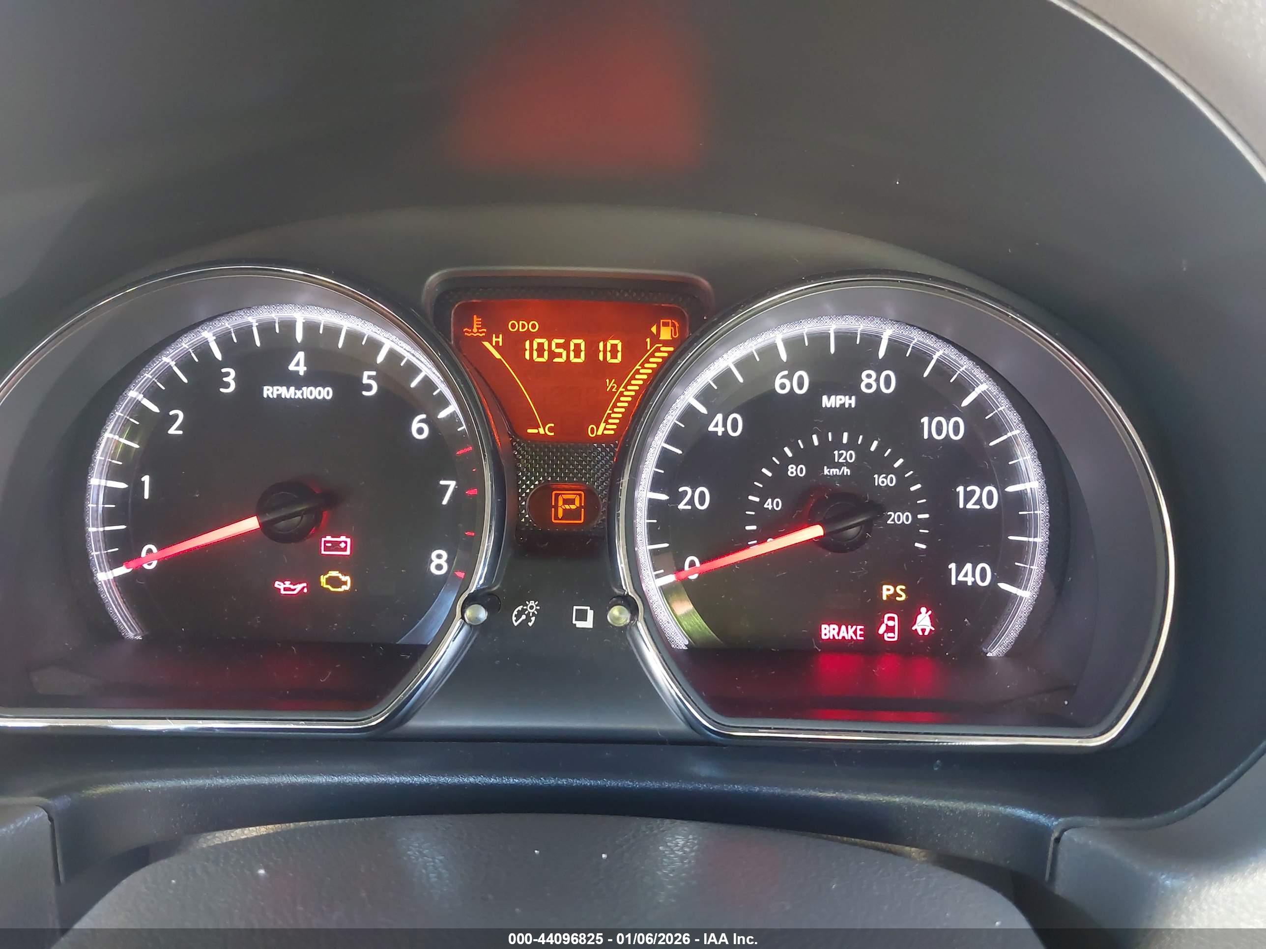 NISSAN VERSA image 7