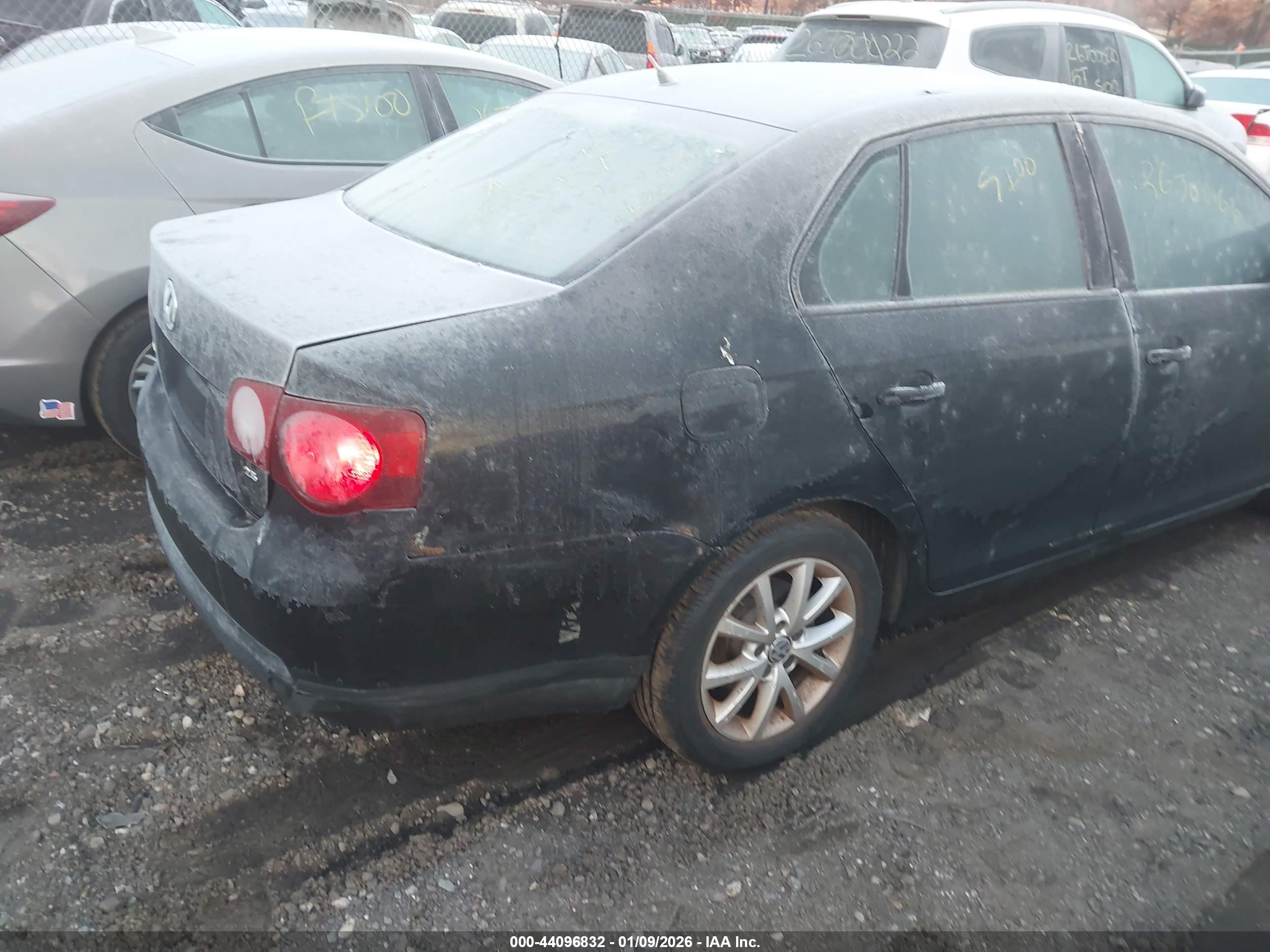 VOLKSWAGEN JETTA image 4