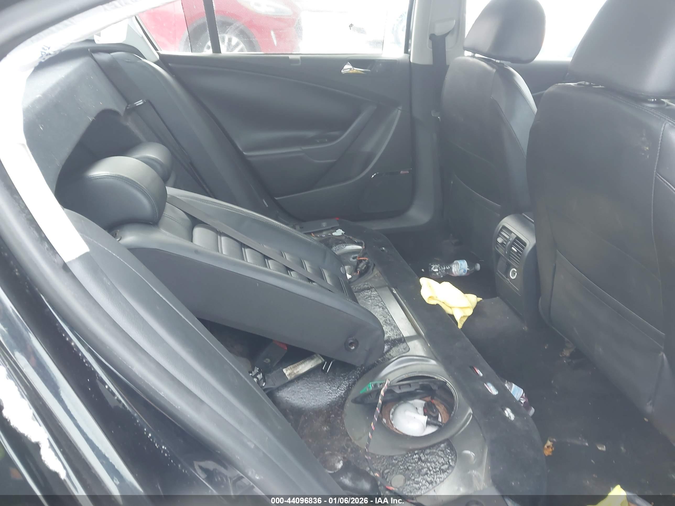 VOLKSWAGEN PASSAT image 8