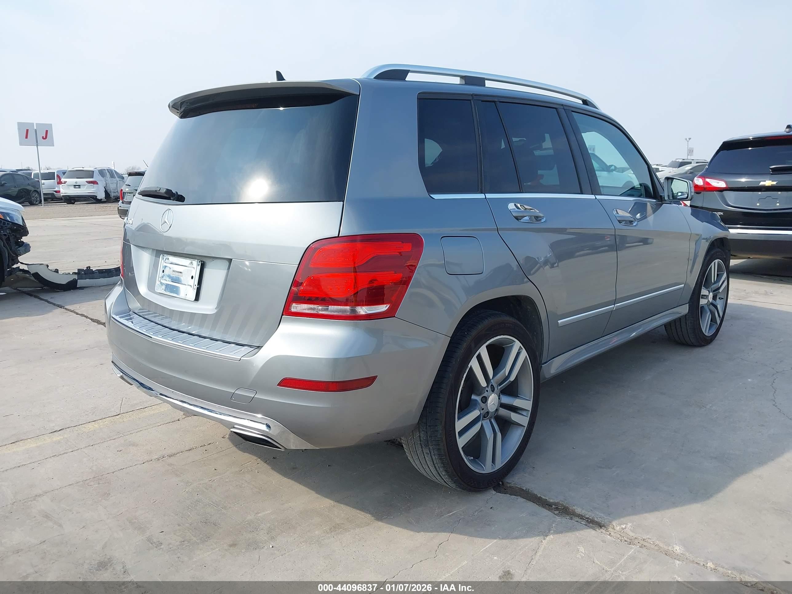 MERCEDES-BENZ GLK image 4