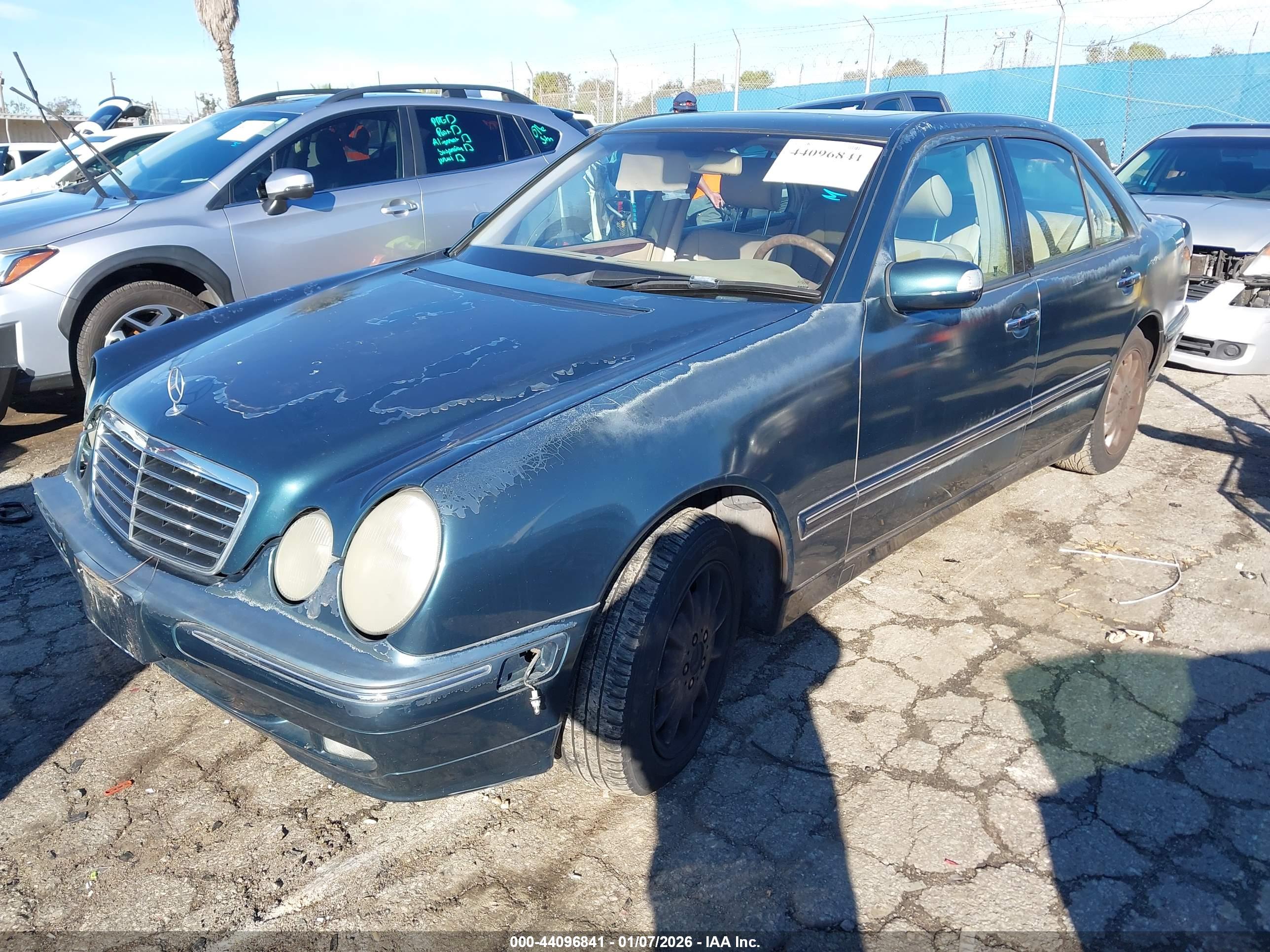 MERCEDES-BENZ E image 2