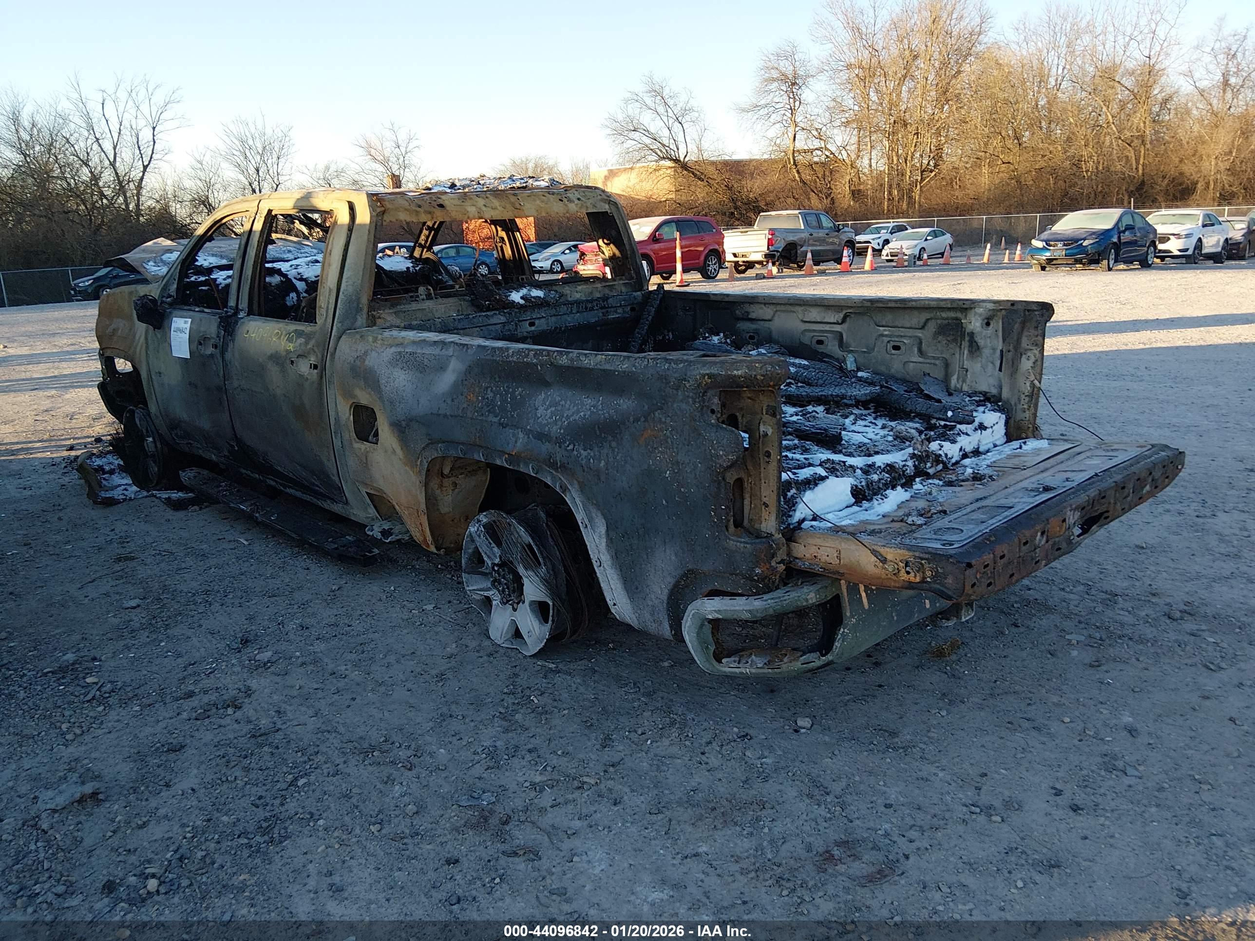 CHEVROLET SILVERADO image 3