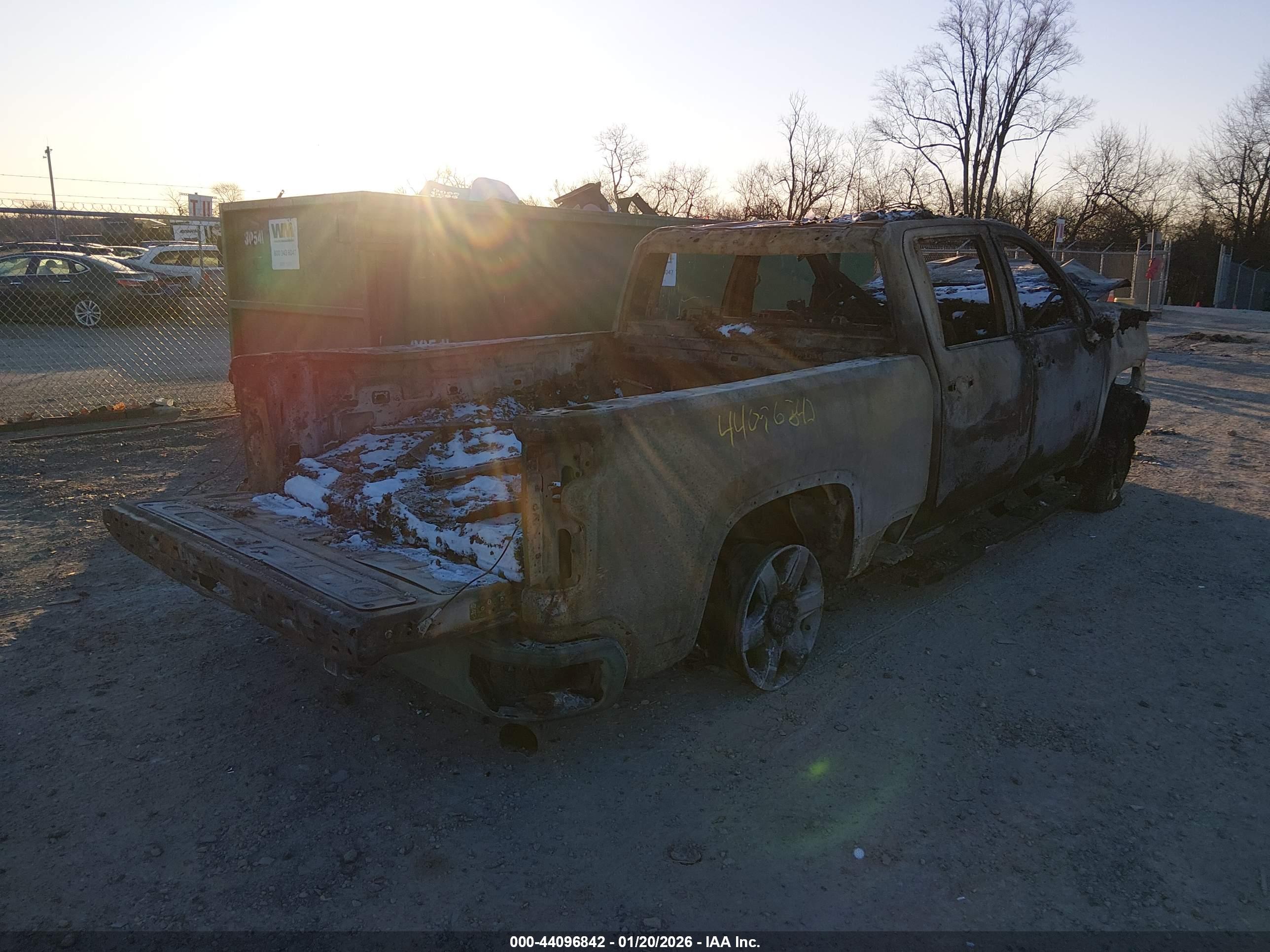 CHEVROLET SILVERADO image 4