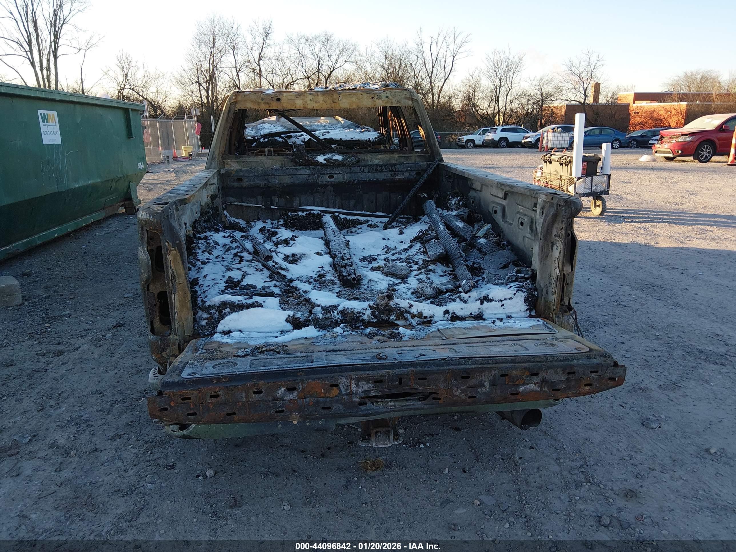 CHEVROLET SILVERADO image 8