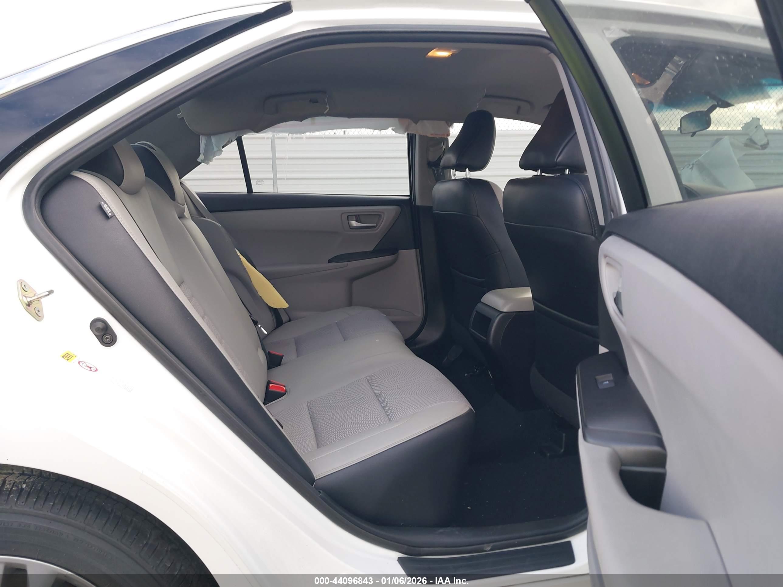TOYOTA CAMRY image 8