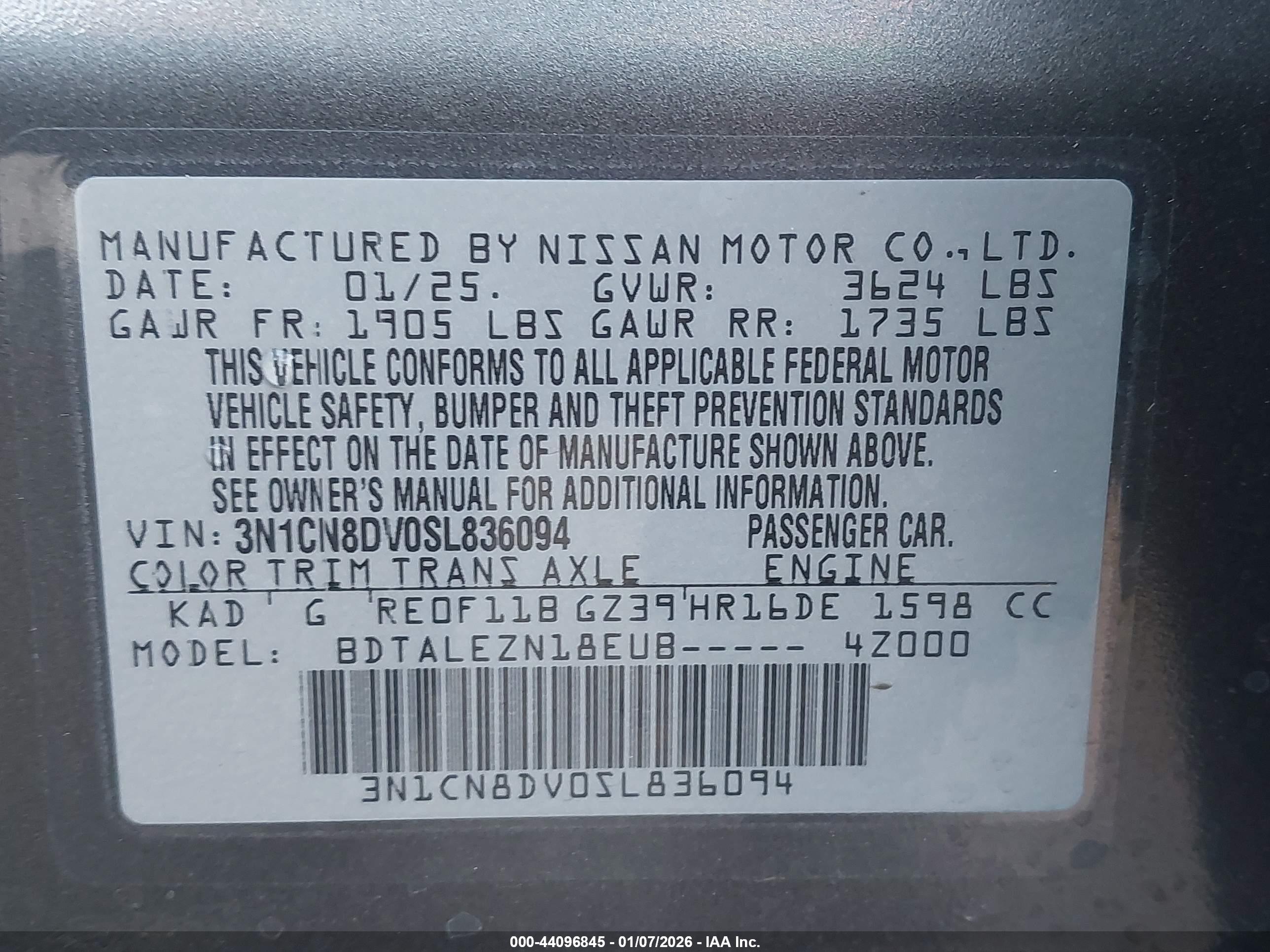 NISSAN VERSA image 9