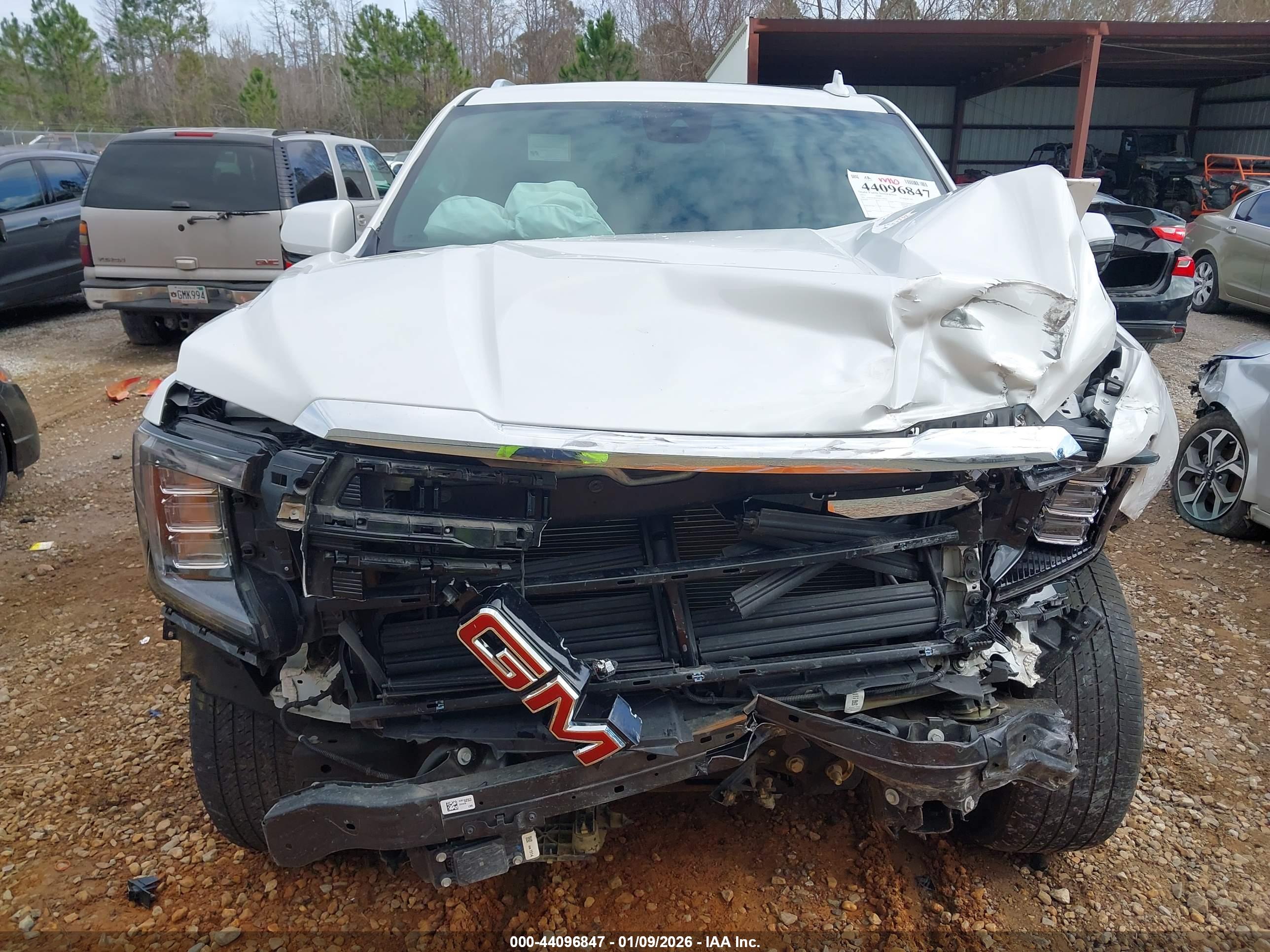 GMC YUKON image 6