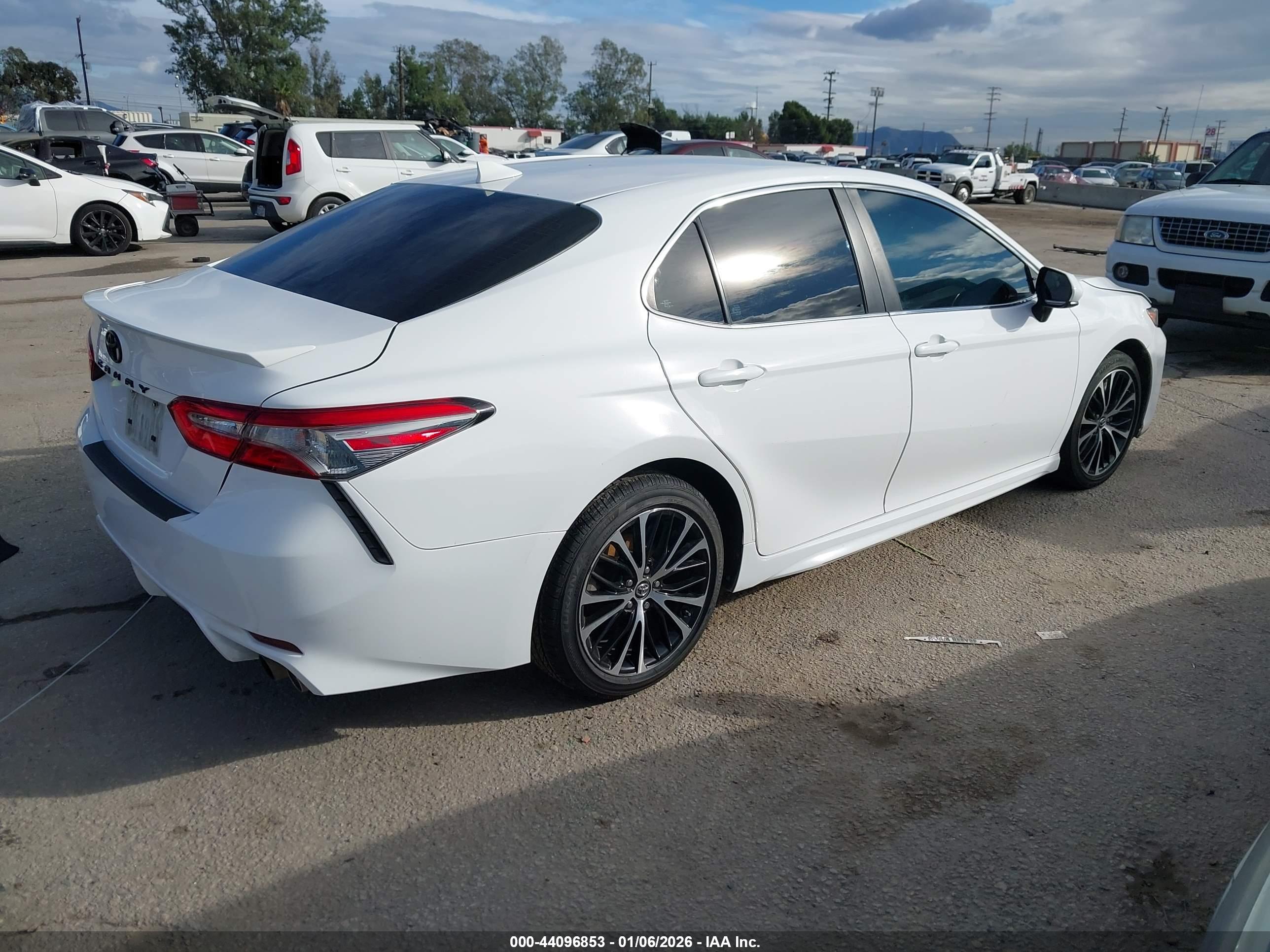 TOYOTA CAMRY image 4