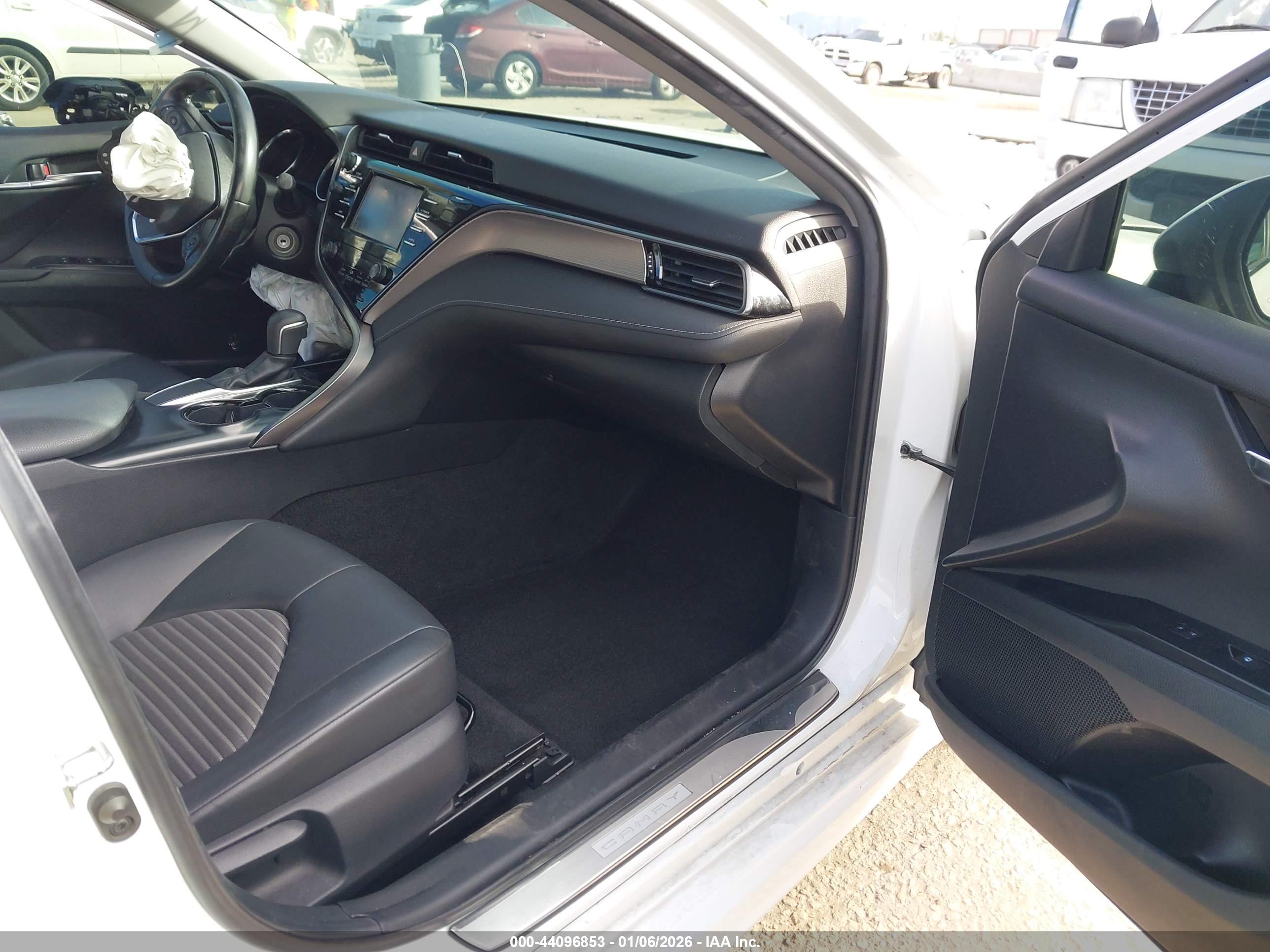 TOYOTA CAMRY image 5