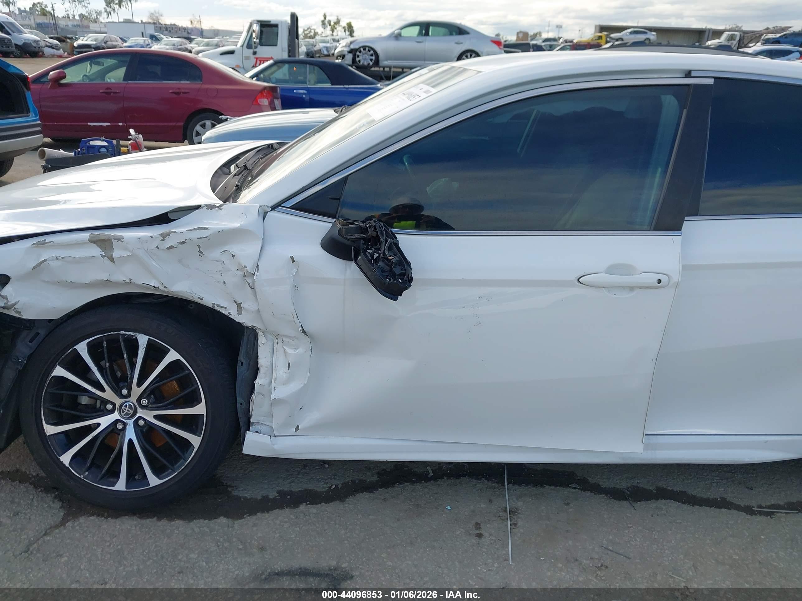 TOYOTA CAMRY image 6