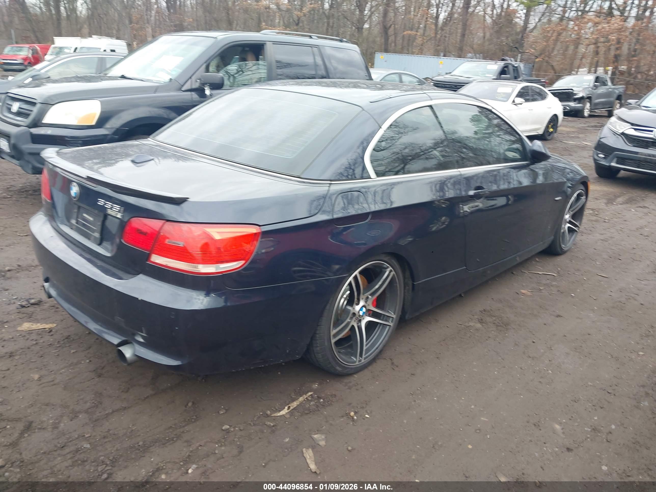 BMW 335I image 4