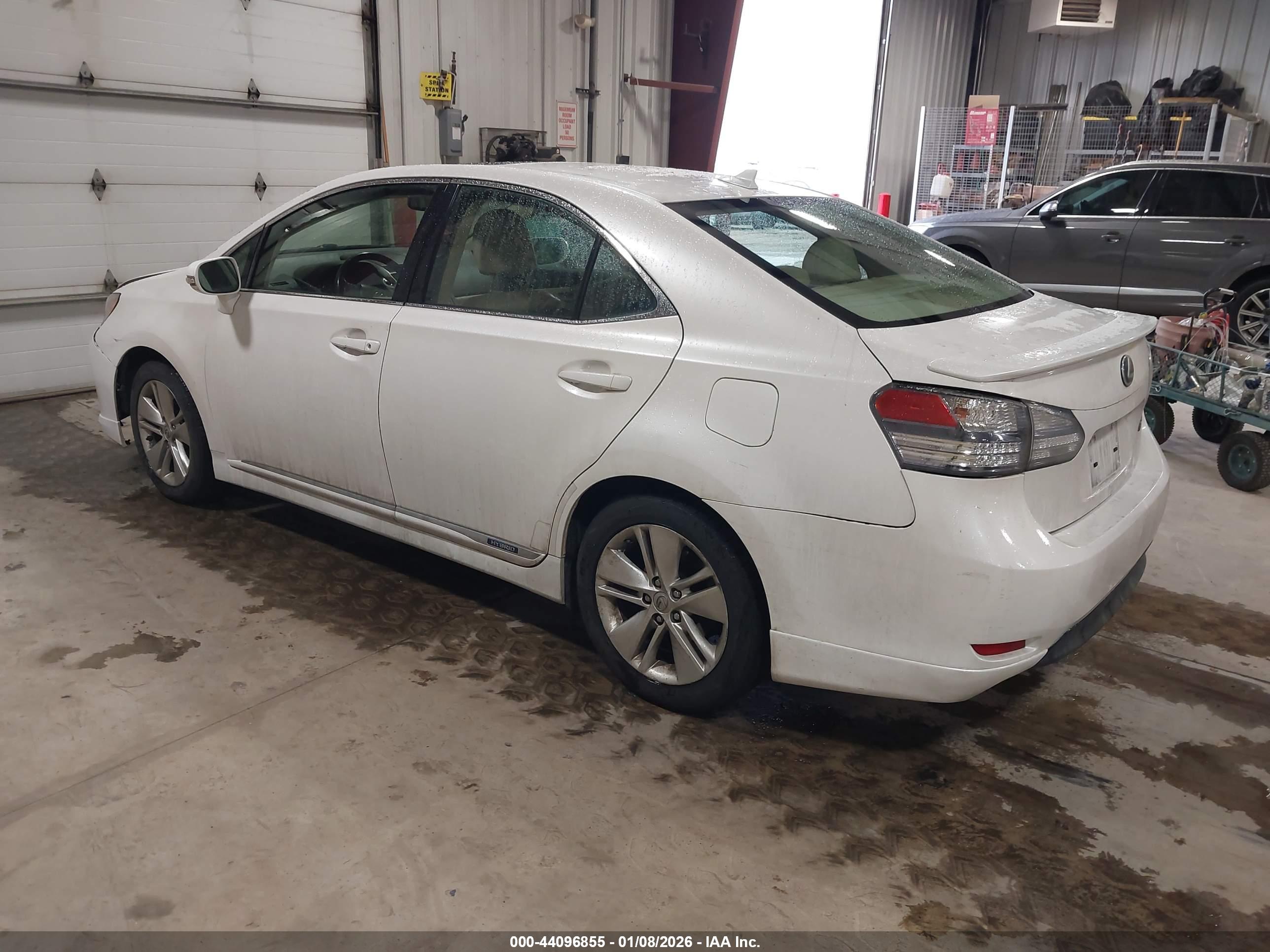 LEXUS HS image 3