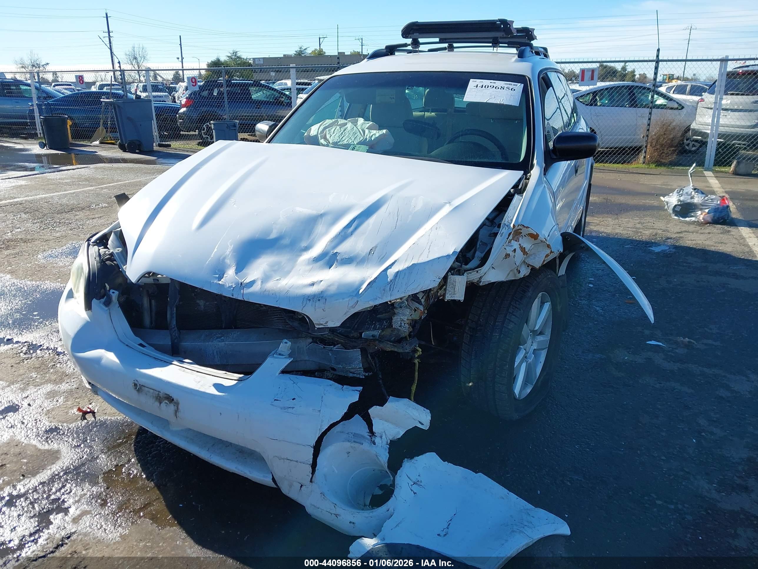 SUBARU OUTBACK image 2