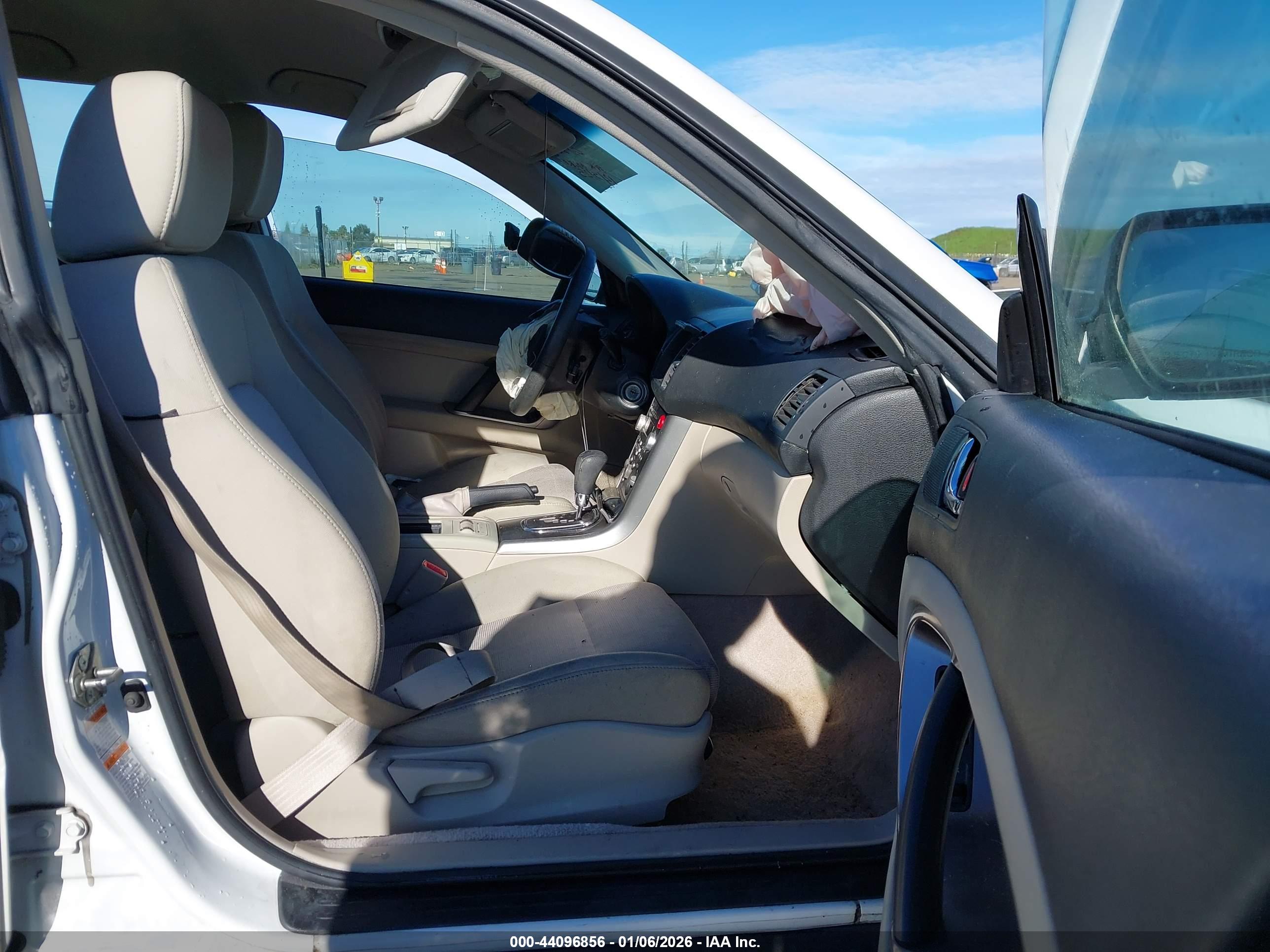 SUBARU OUTBACK image 5