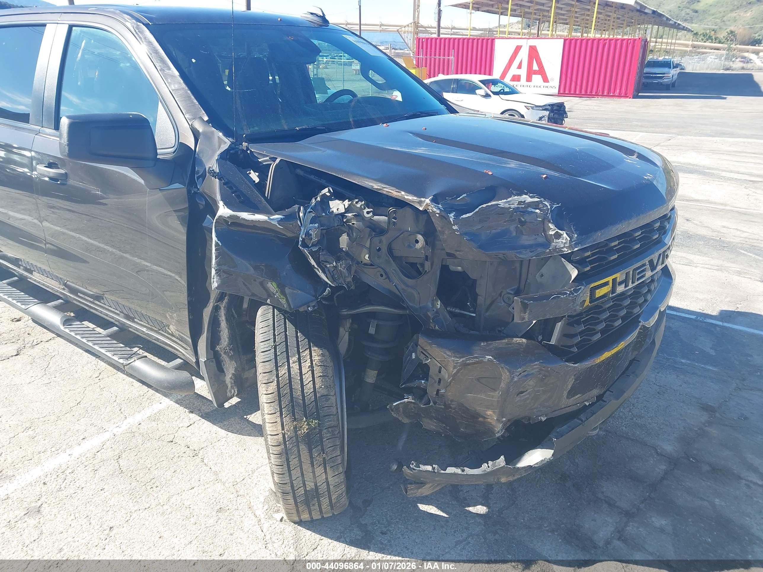 CHEVROLET SILVERADO image 6