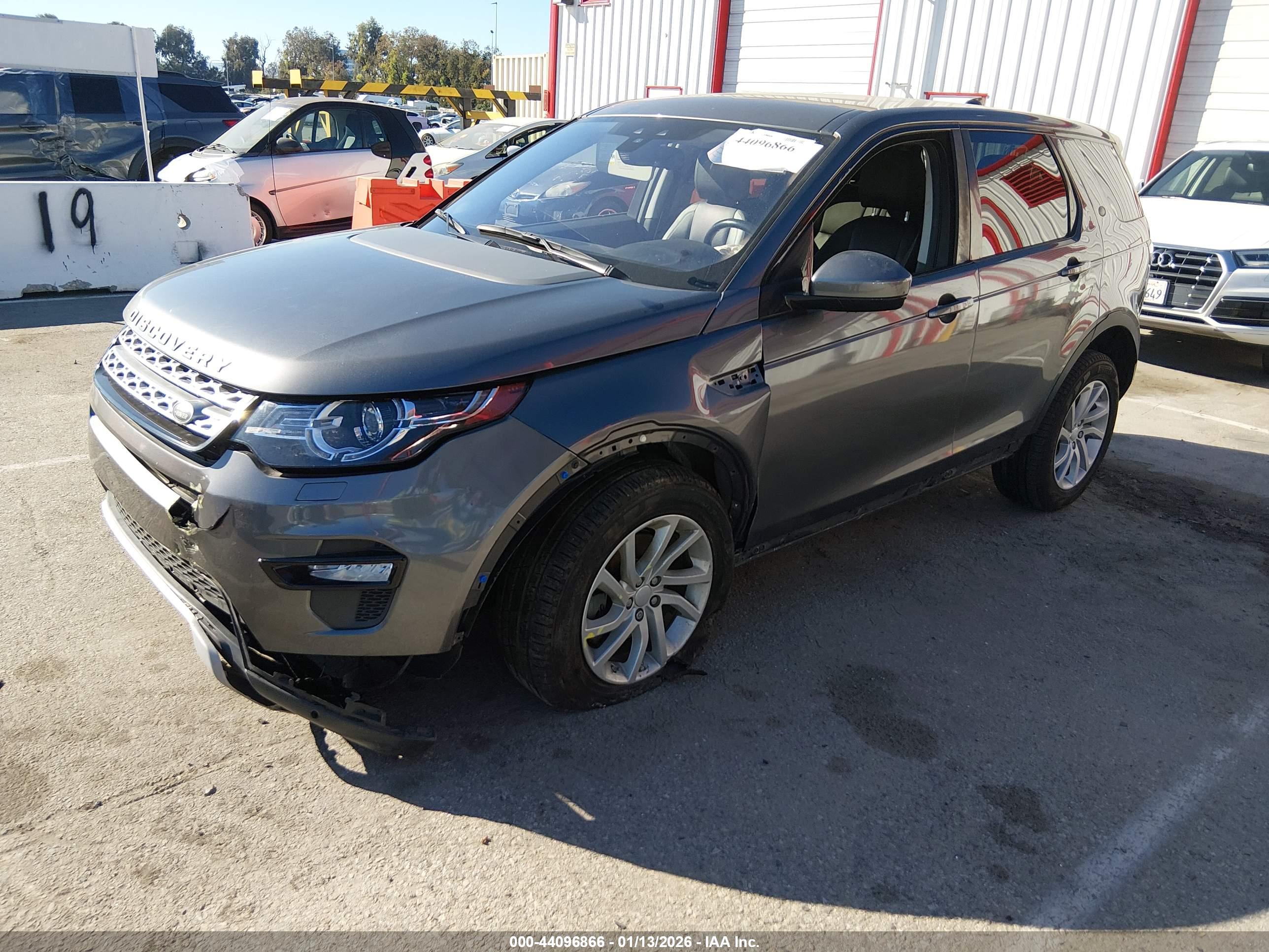 LAND ROVER image 2