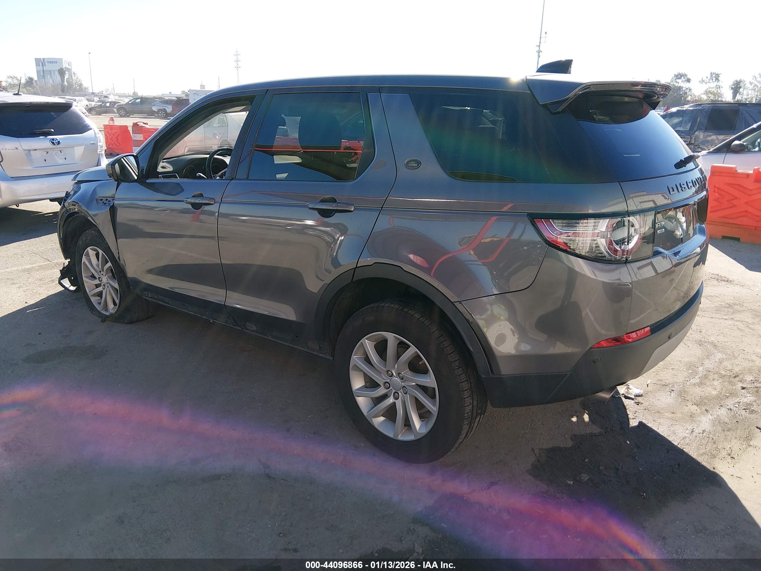 LAND ROVER image 3