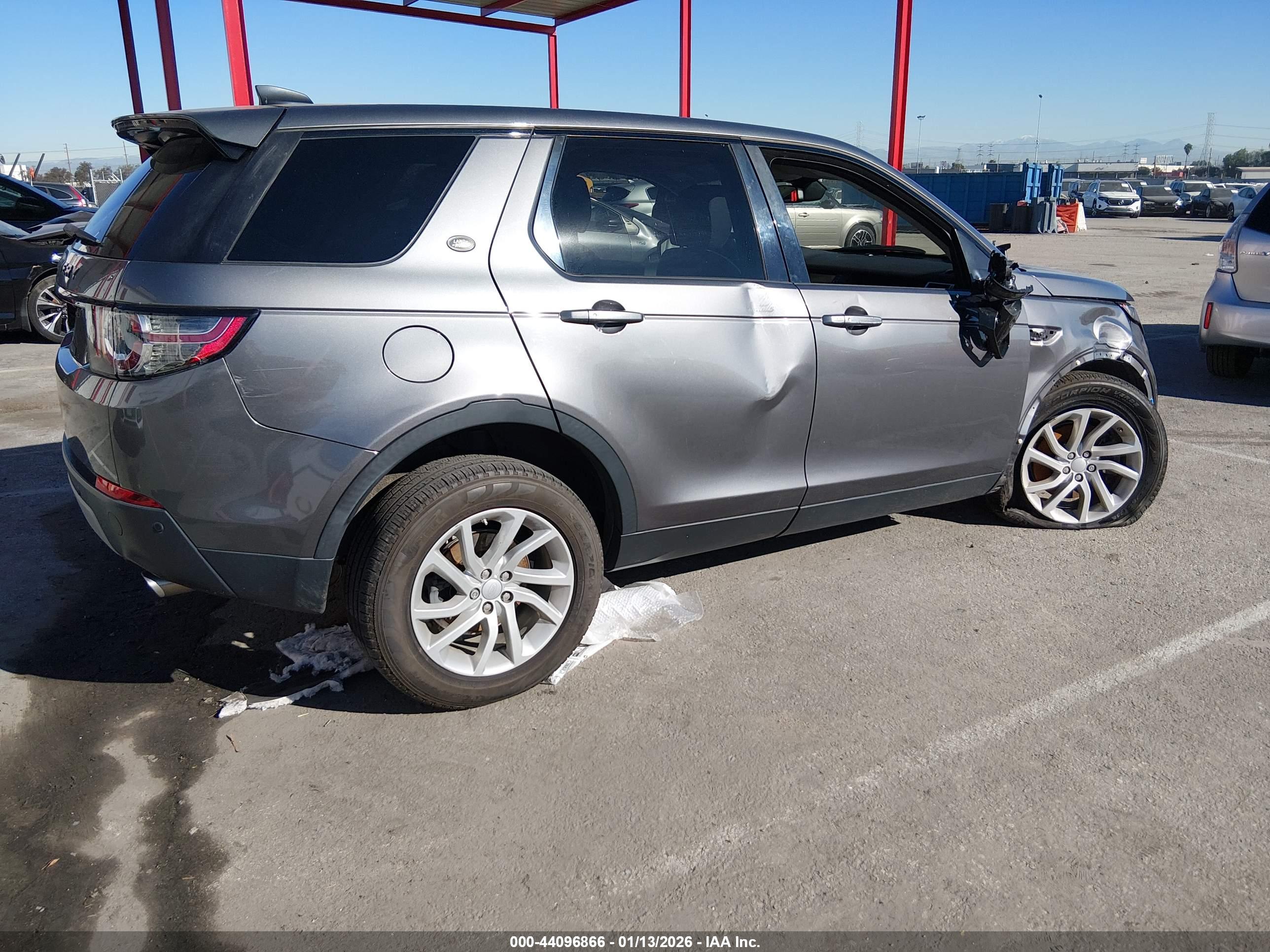 LAND ROVER image 4