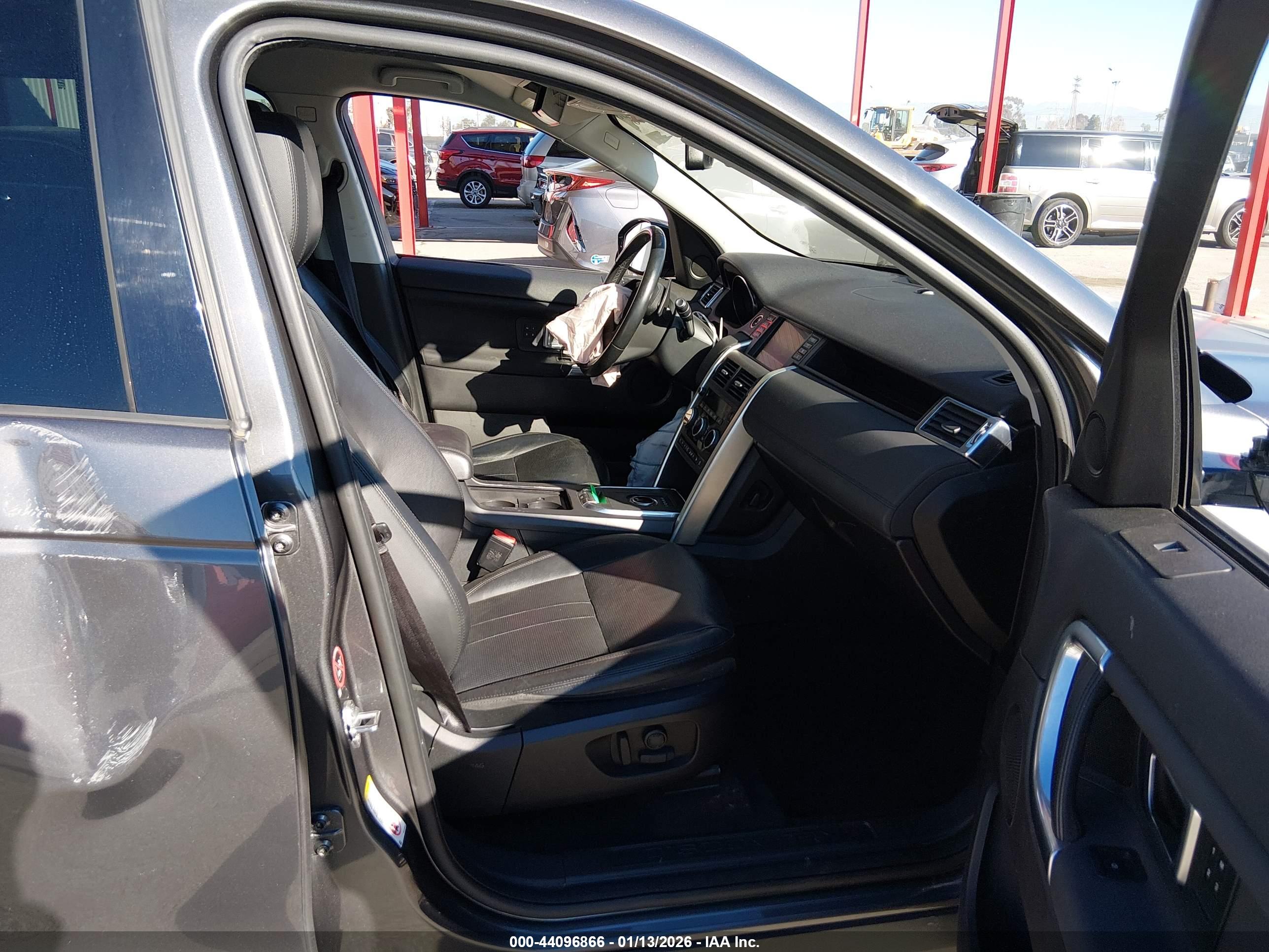LAND ROVER image 5