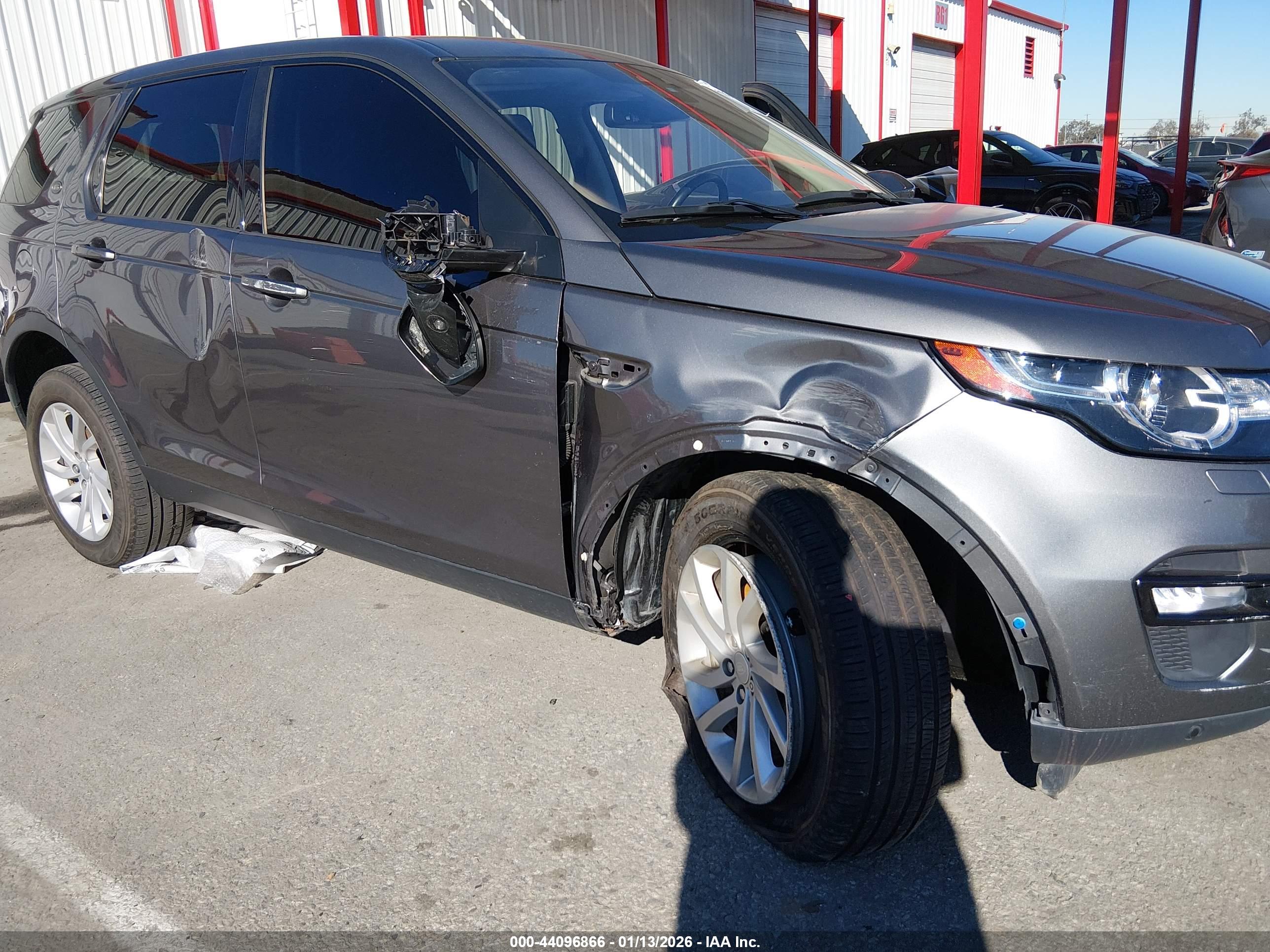 LAND ROVER image 6