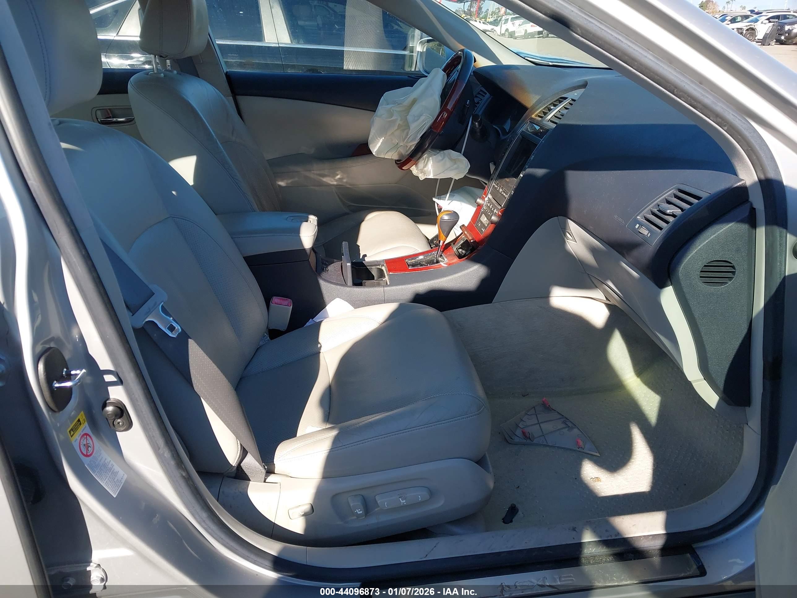 LEXUS ES image 5
