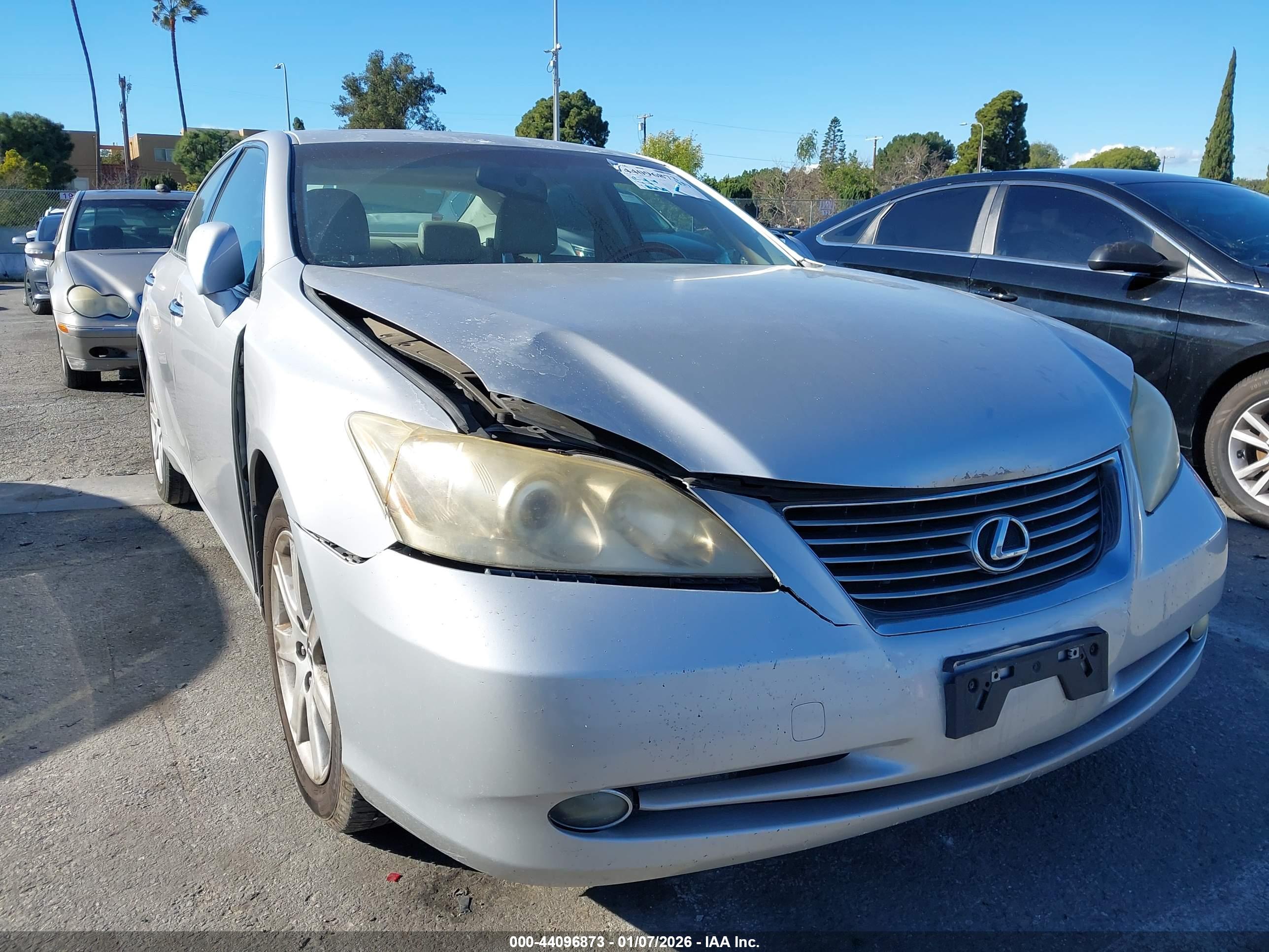 LEXUS ES image 6