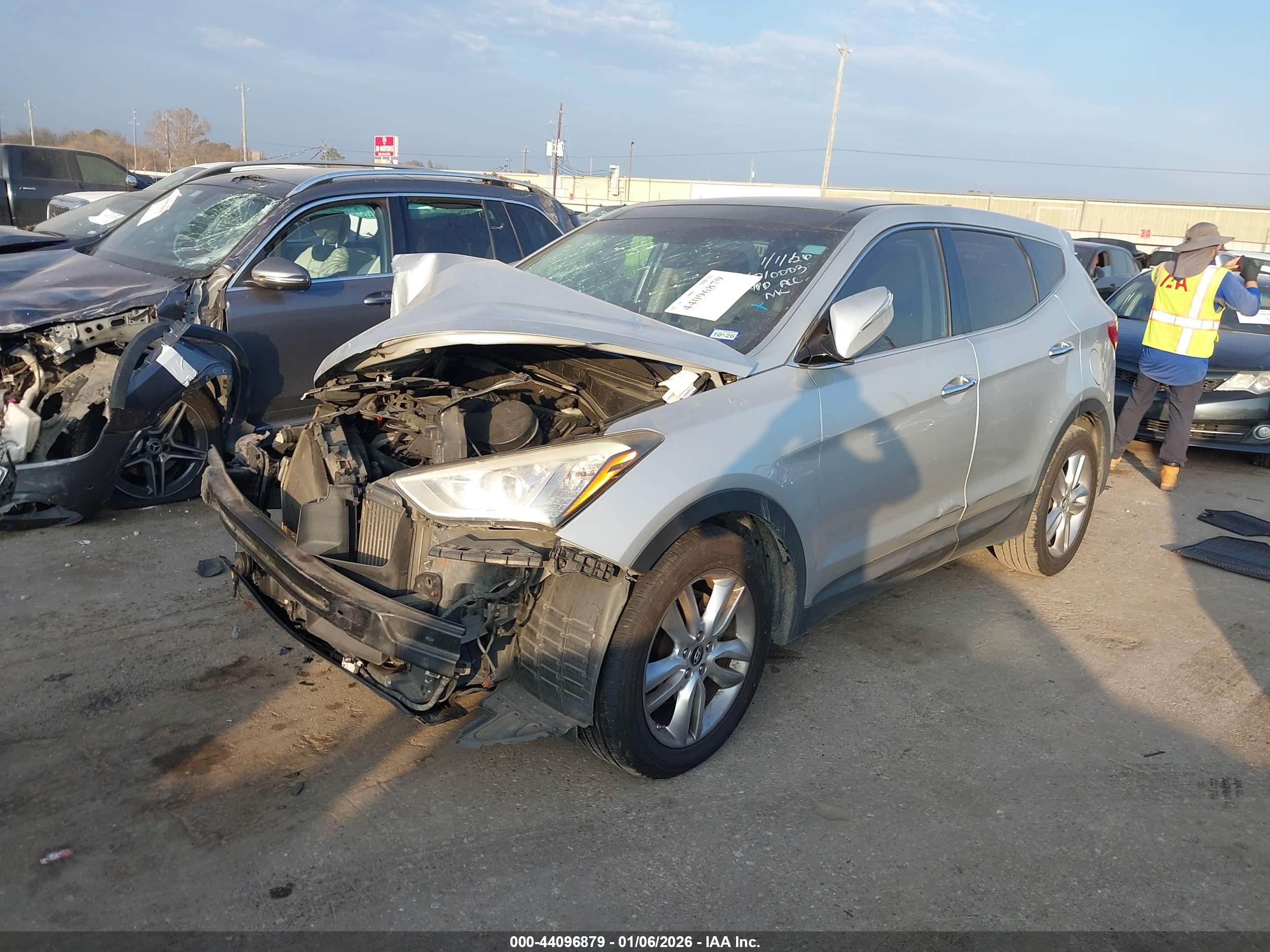 HYUNDAI SANTA image 2