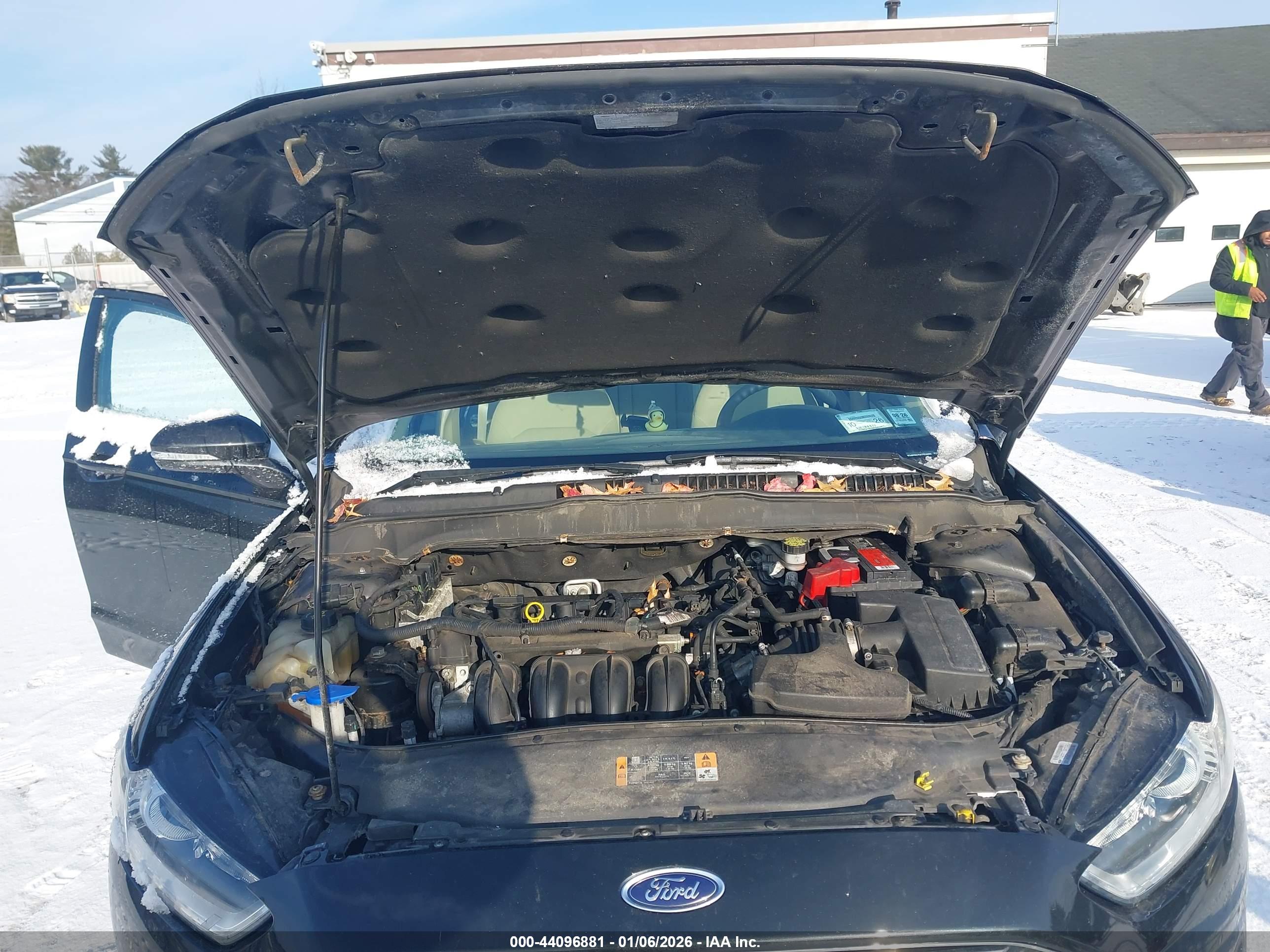 FORD FUSION image 10