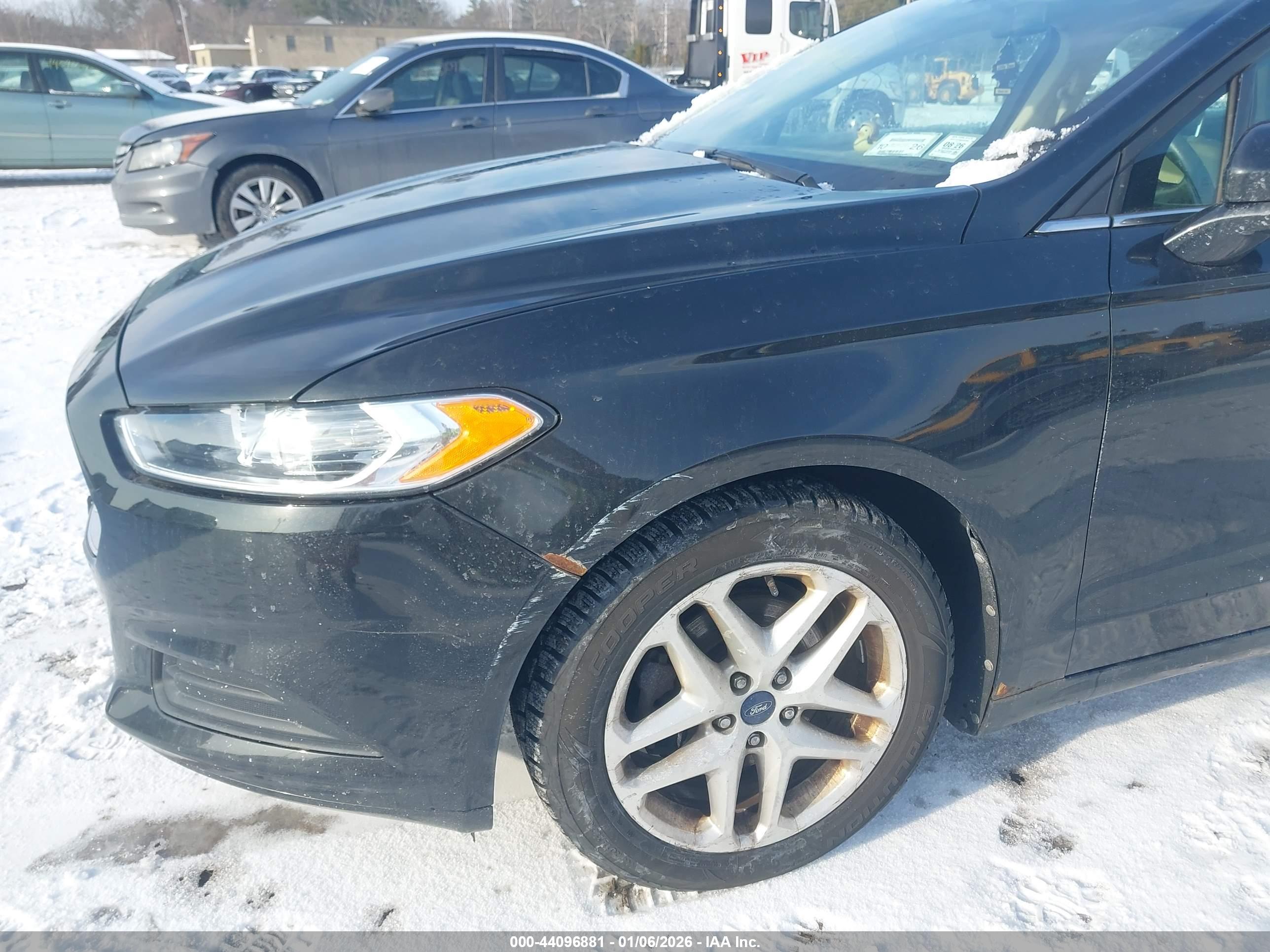 FORD FUSION image 6