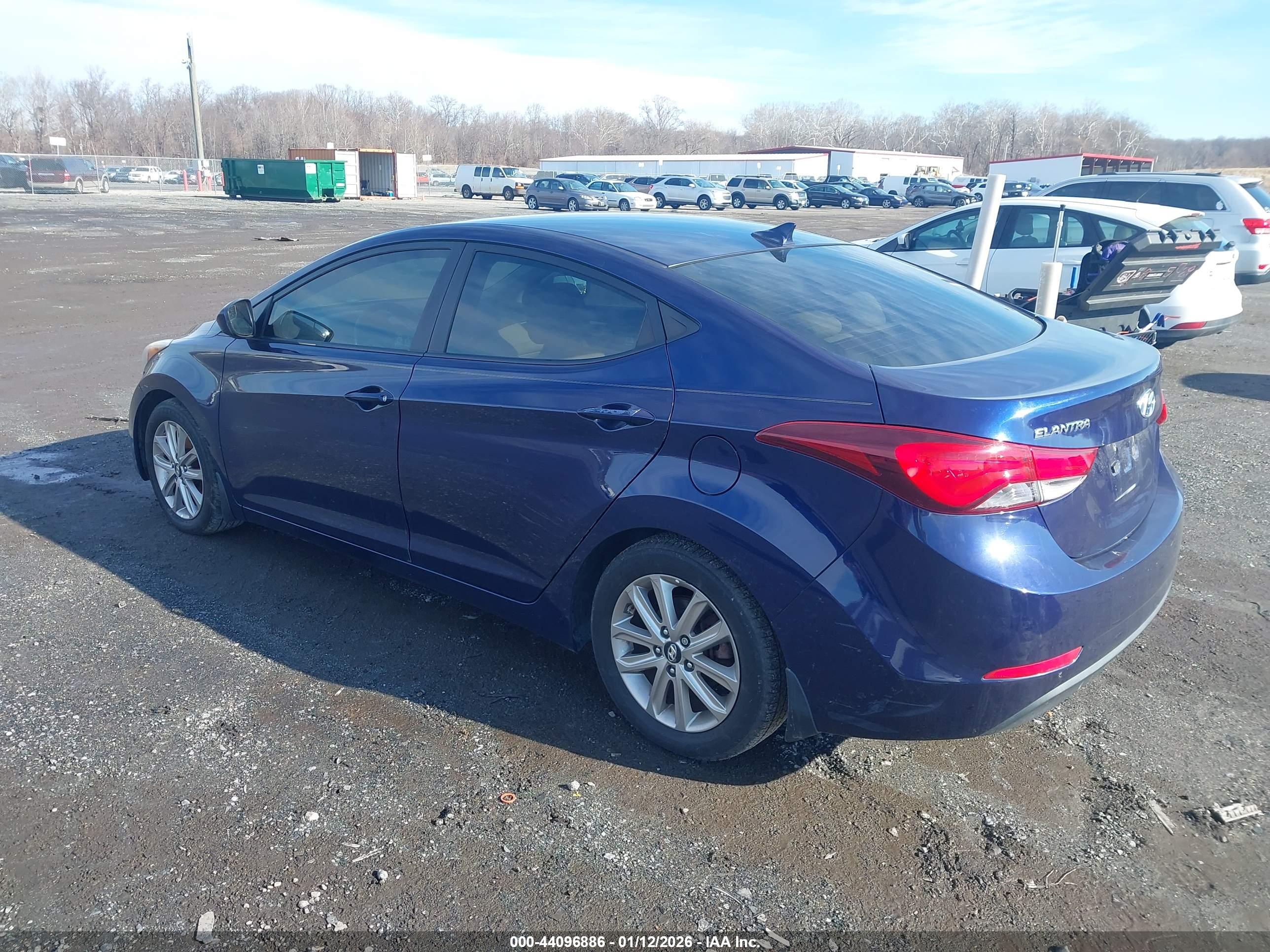 HYUNDAI ELANTRA image 3