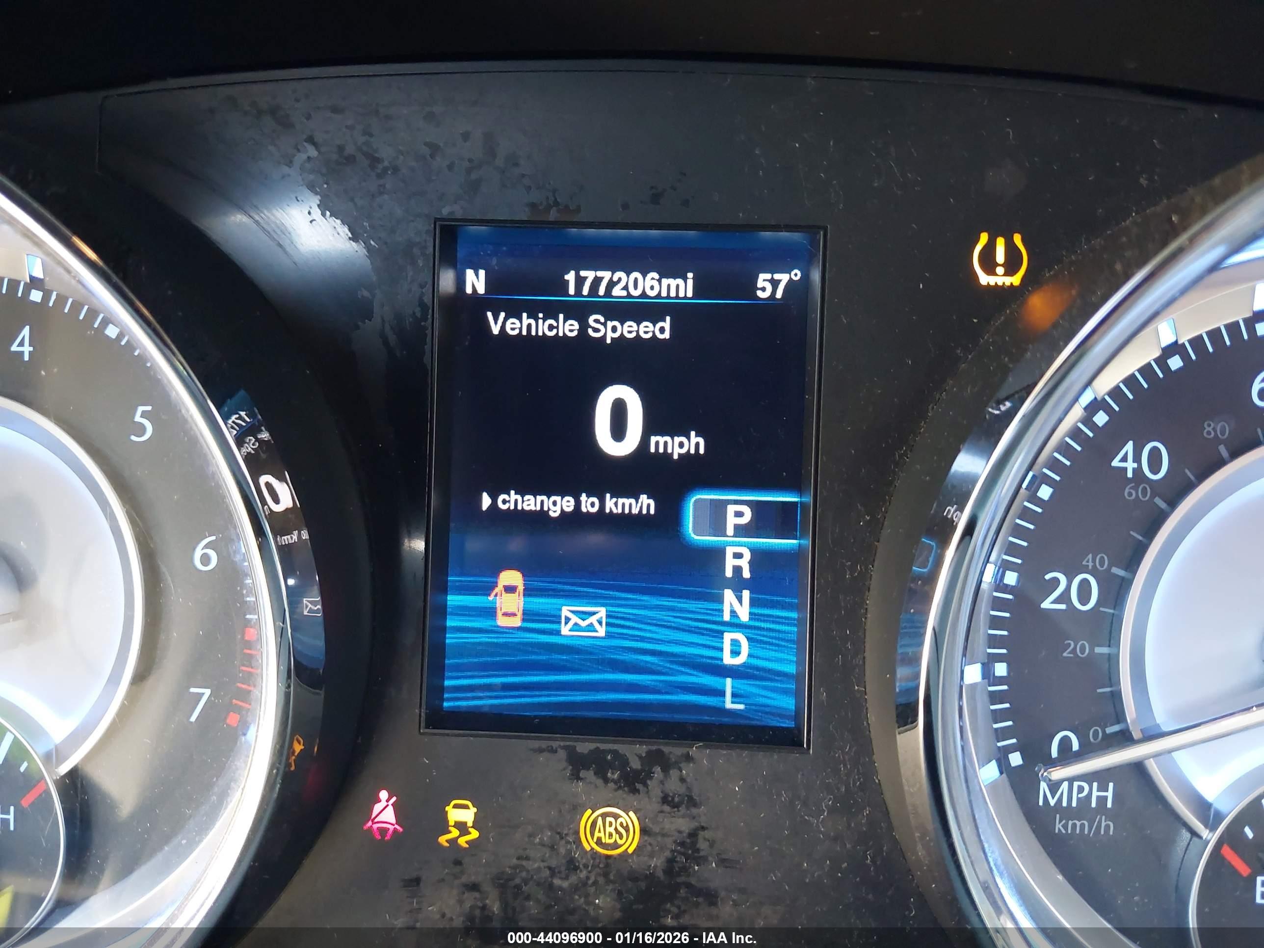 CHRYSLER 300 image 7