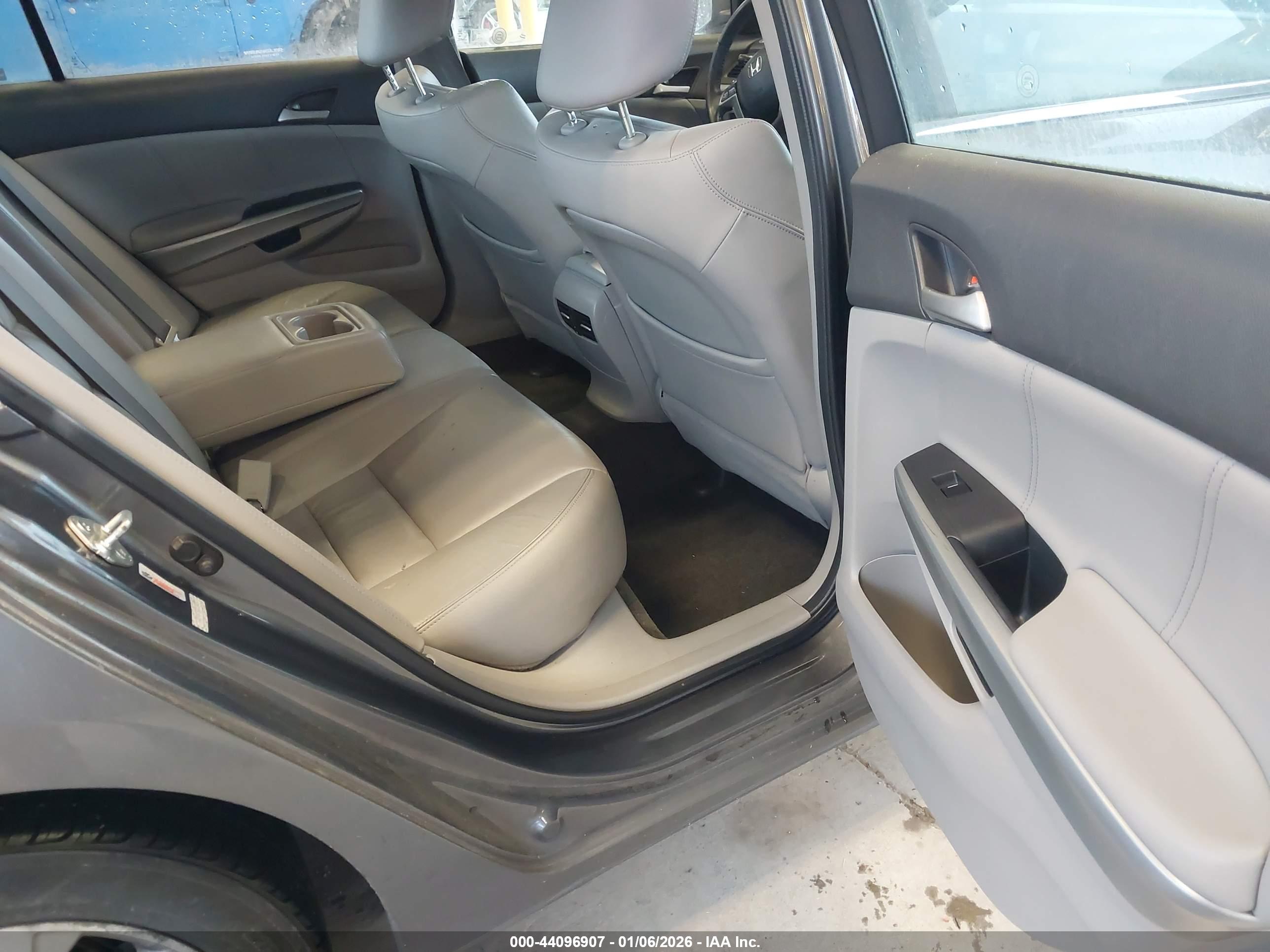 HONDA ACCORD image 8