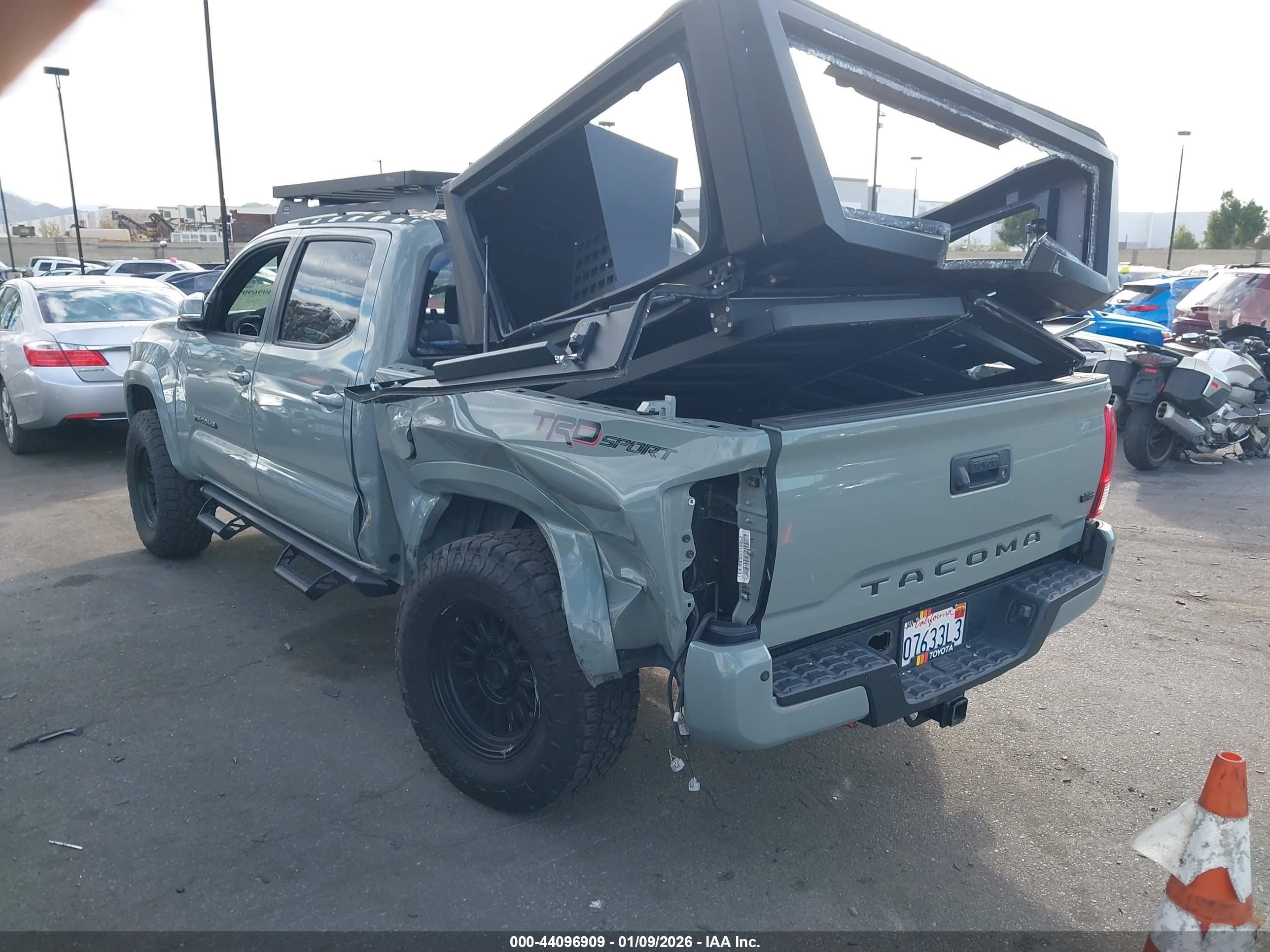 TOYOTA TACOMA image 3