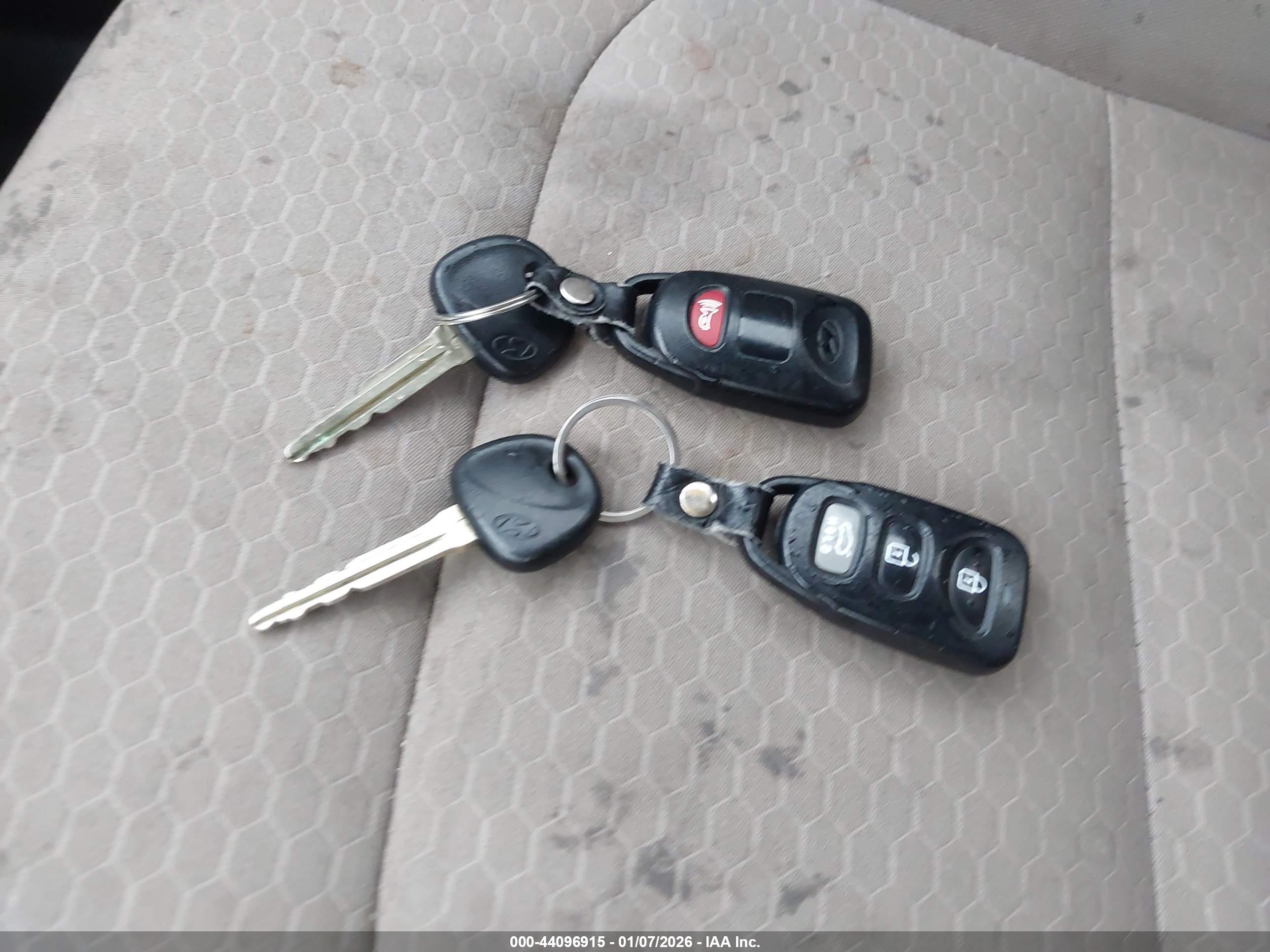 HYUNDAI ELANTRA image 11