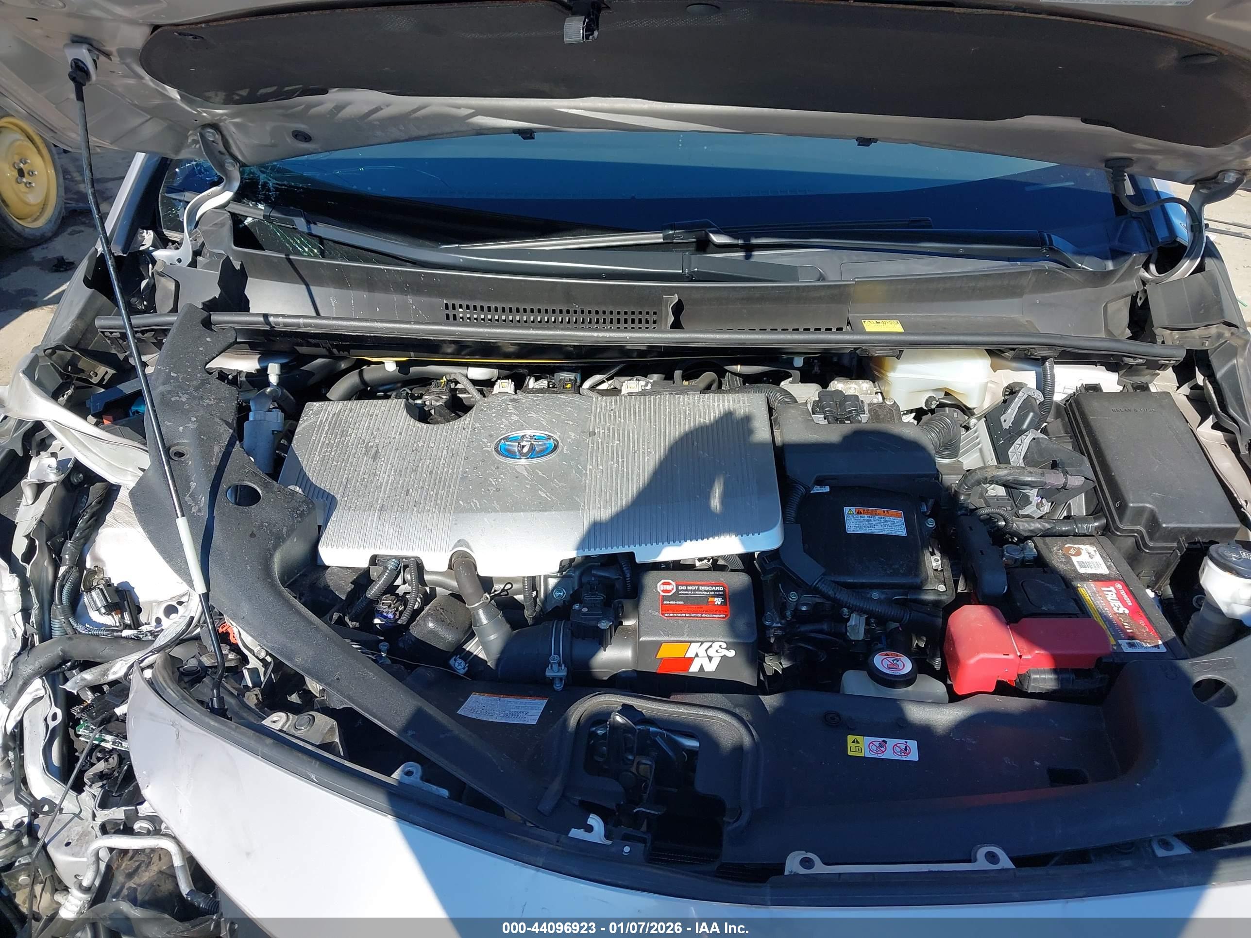 TOYOTA PRIUS image 10