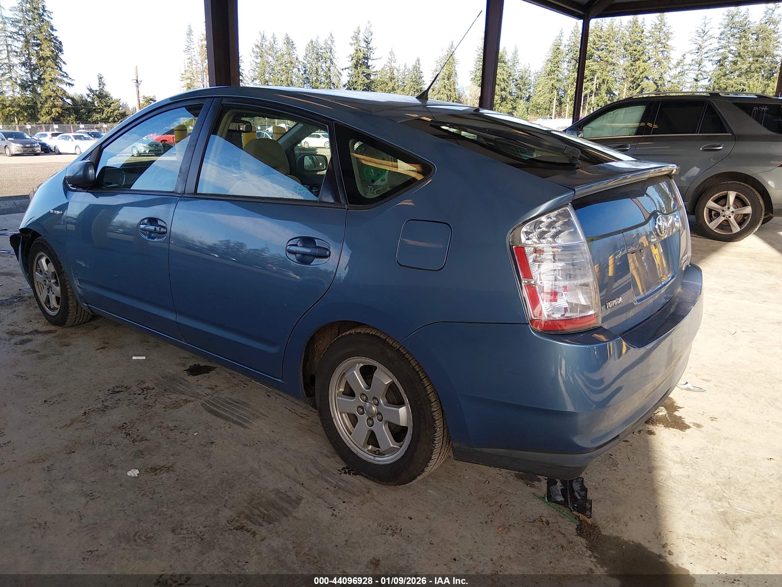 TOYOTA PRIUS image 3