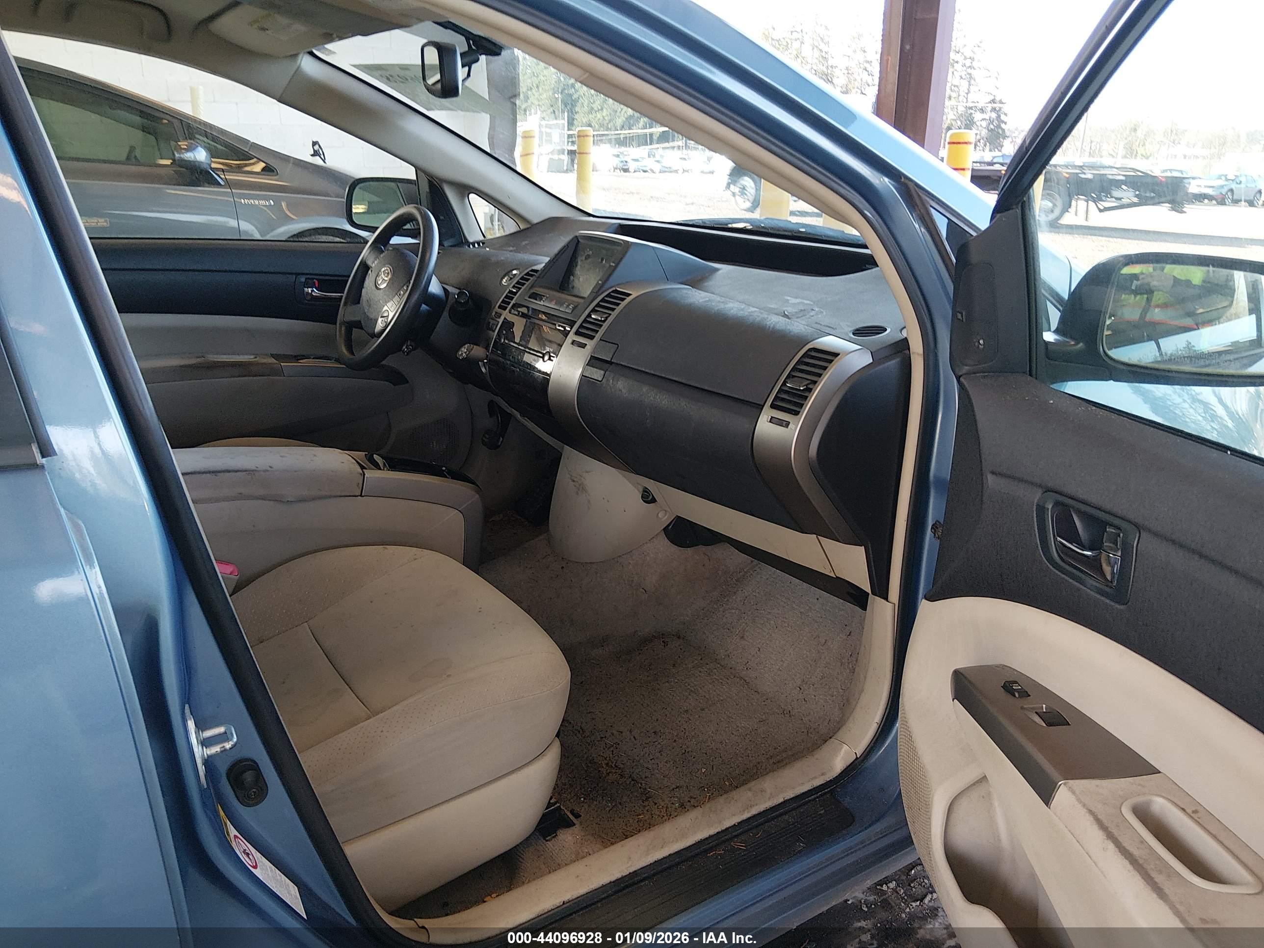 TOYOTA PRIUS image 5