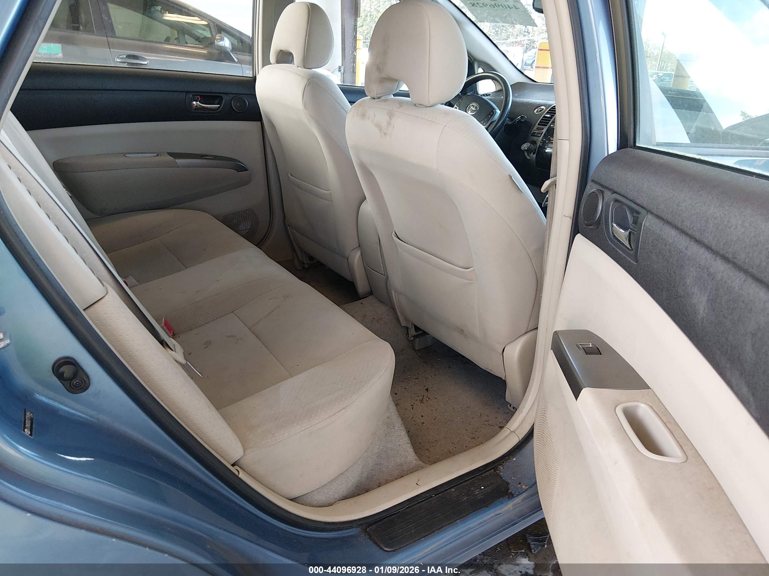 TOYOTA PRIUS image 8
