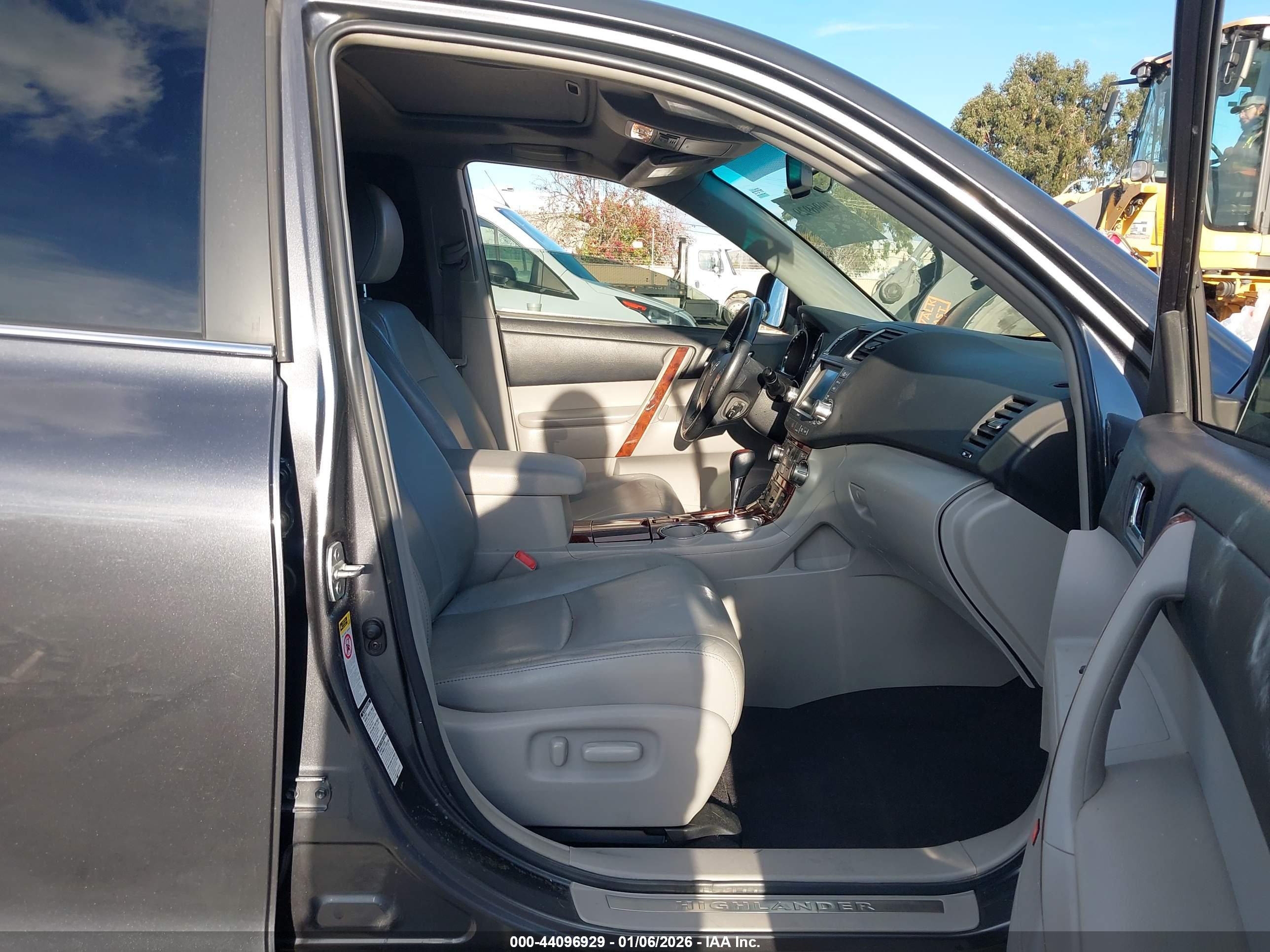 TOYOTA HIGHLANDER image 5